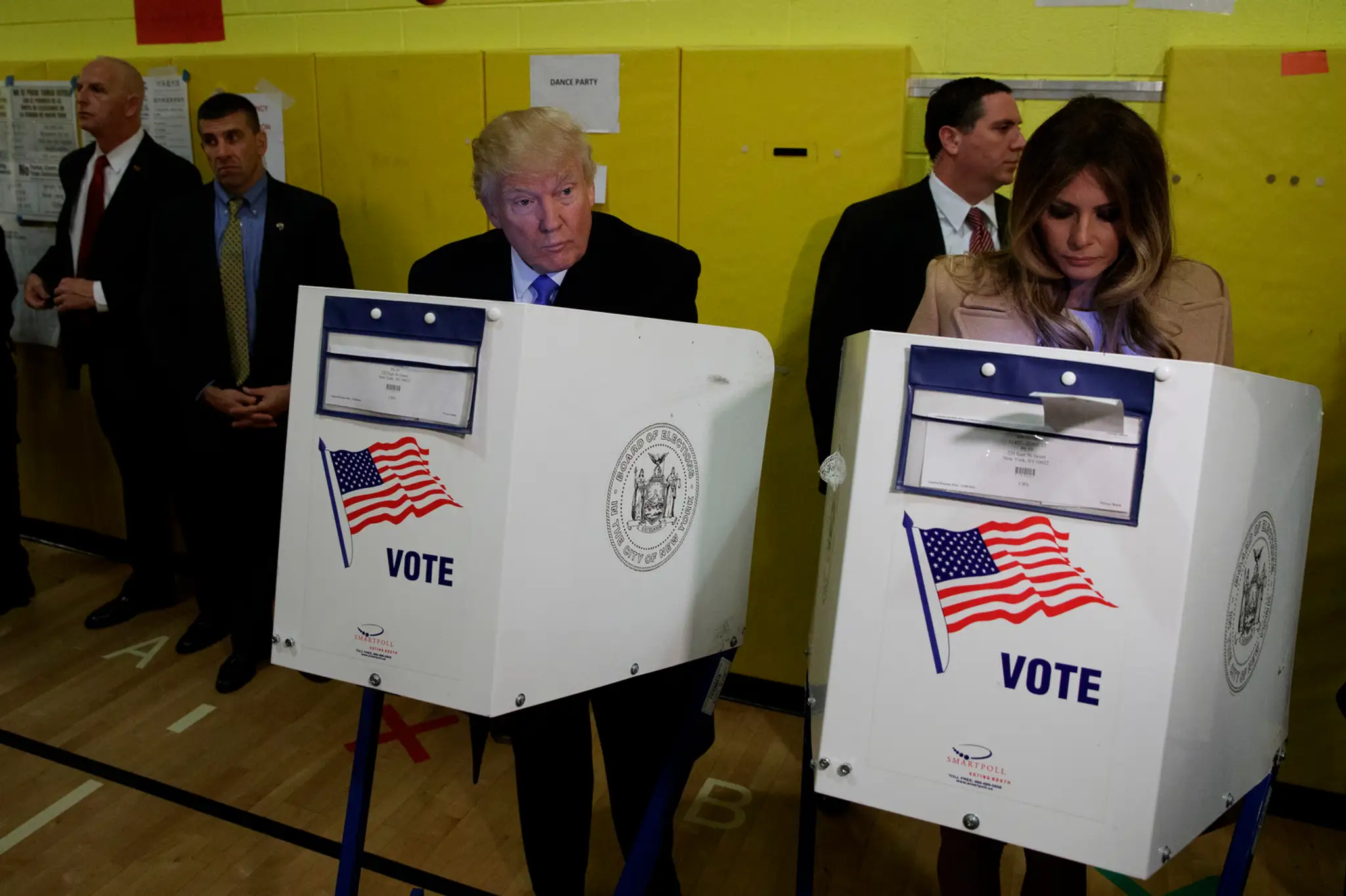Donald Trump a jeho žena Melania už odvolili