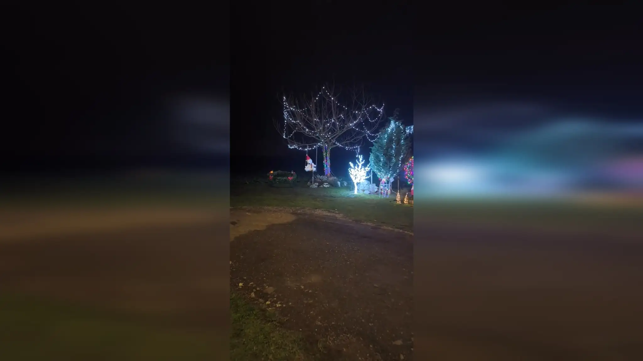 Pán Tibor s rodinou vyzdobuje svoj dom každý rok