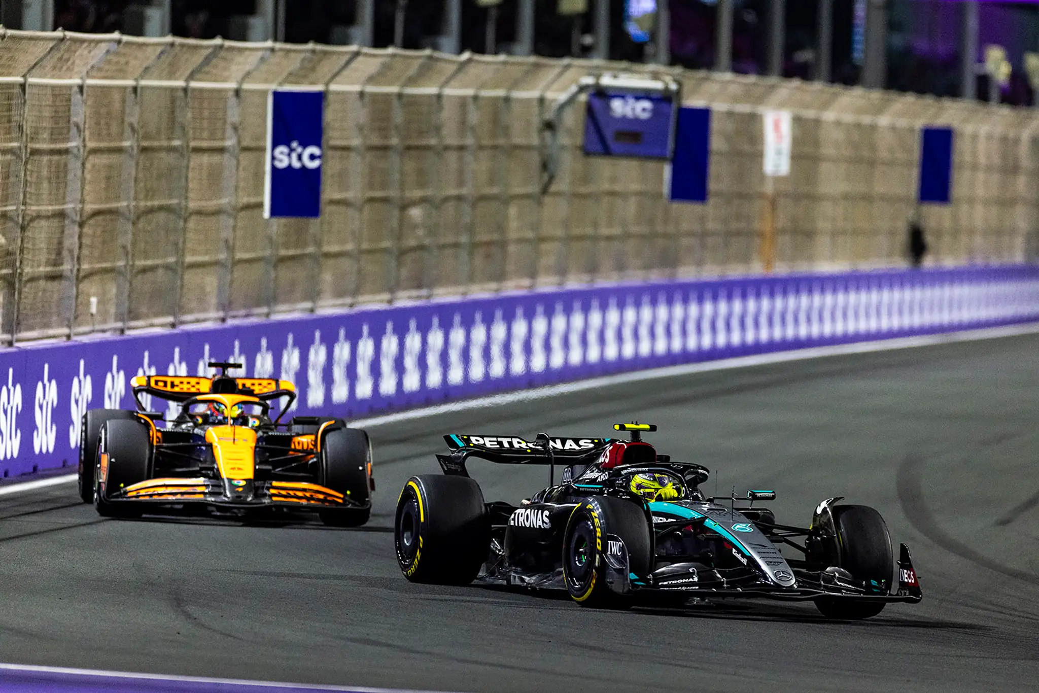 Lewis Hamillton na Mercedese.