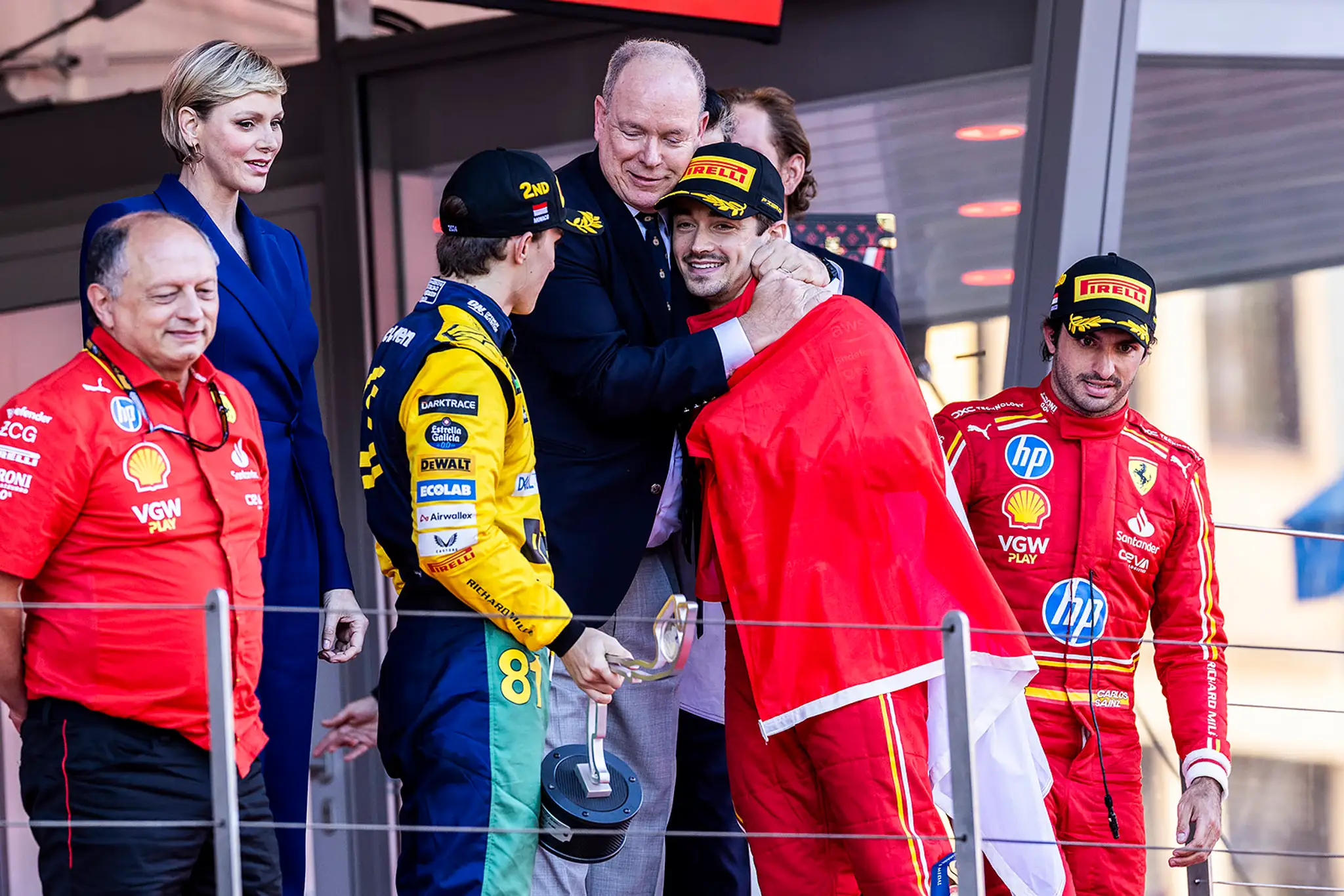 Monačan Charles Leclerc v cieli neskrýval emócie.
