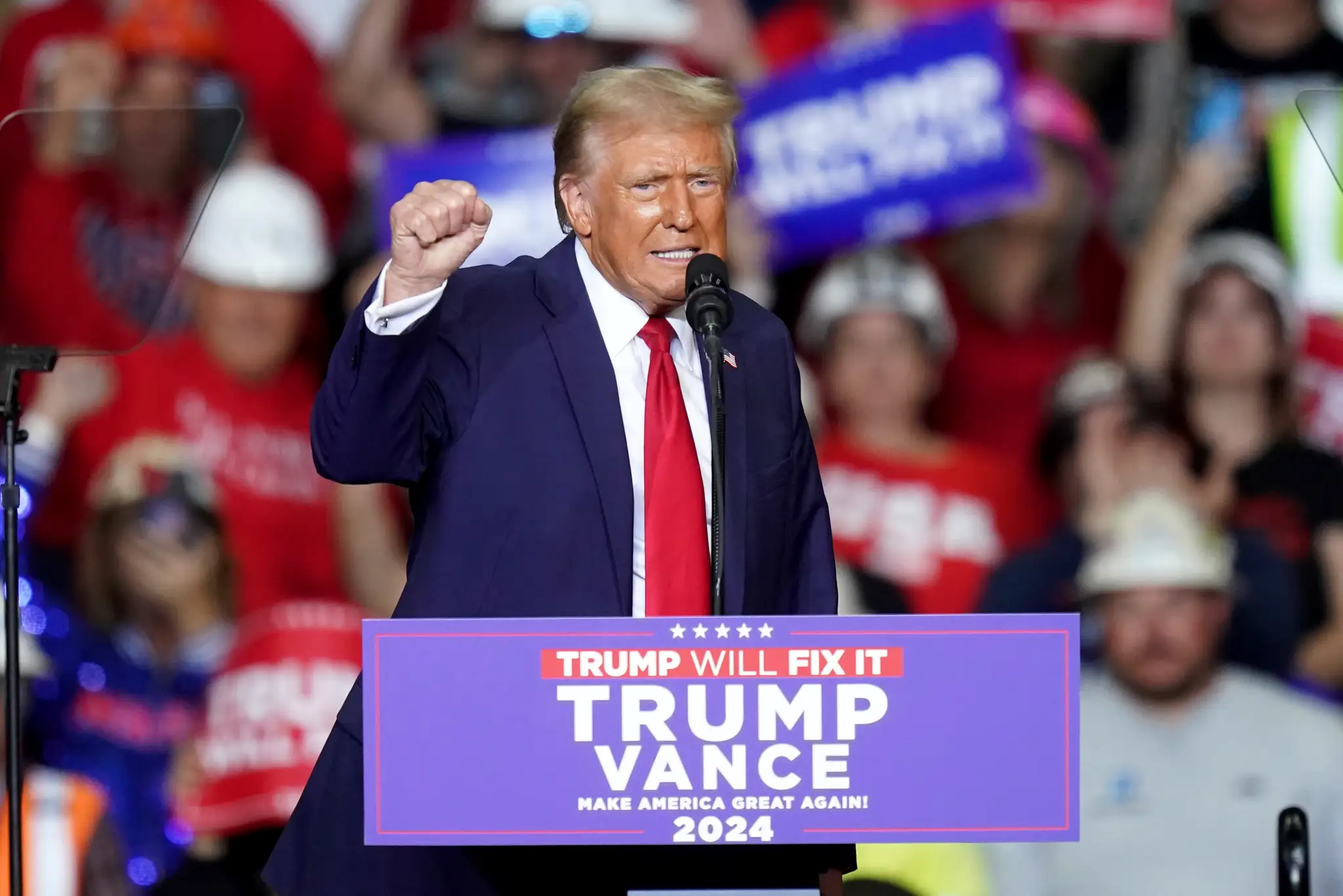 Donald Trump vystúpil deň pred voľbami na mítingu v Pittsburghu v štáte Pensylvánia