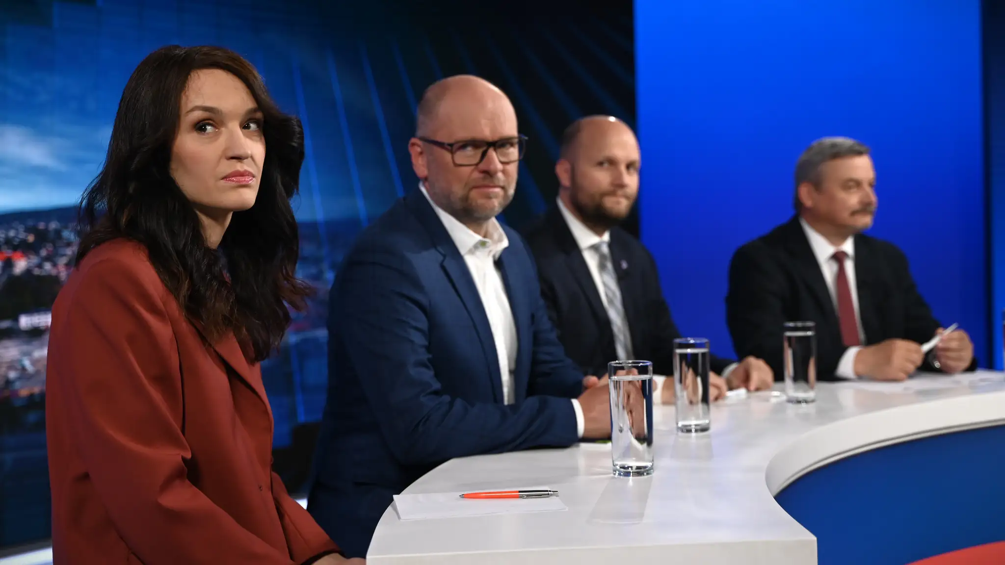 Hosťami Na telo boli Richard Sulík, Jaroslav Naď, József Berényi a Zuzana Gabrižová.