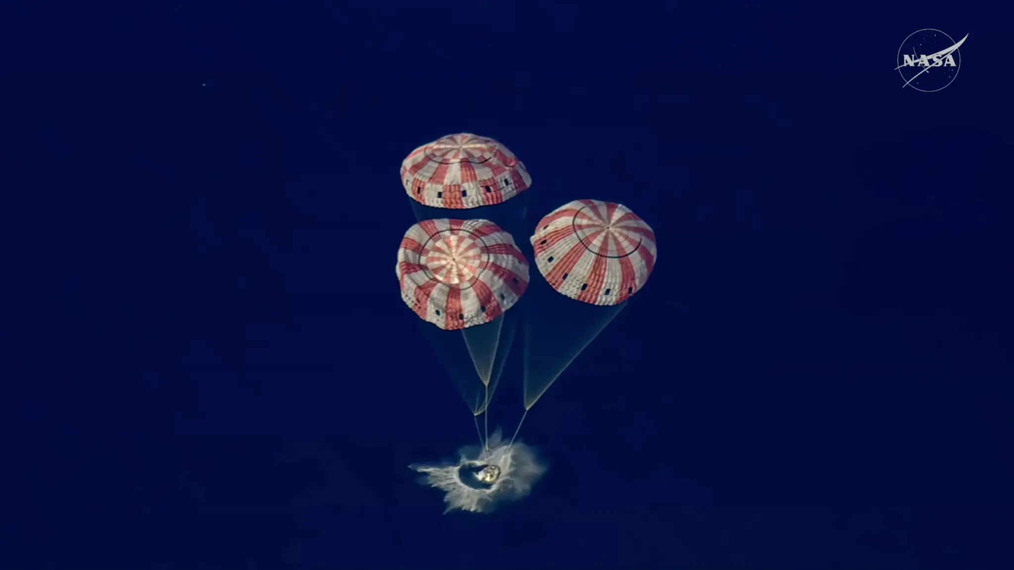 Pristávanie astronautov misie Artmenis II.