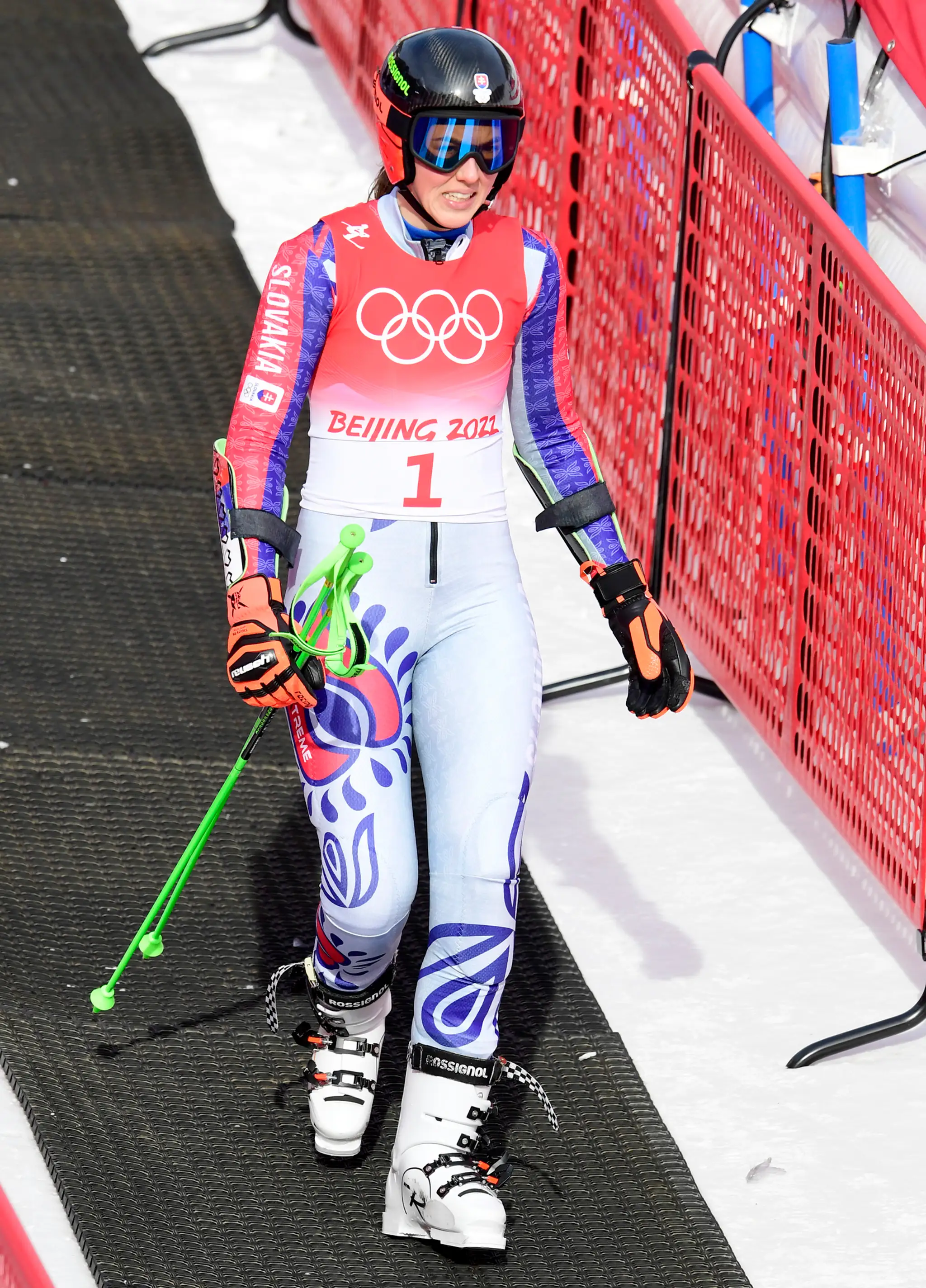 Slovenská lyžiarka Petra Vlhová reaguje v cieli 2. kola obrovského slalomu ZOH 2022.