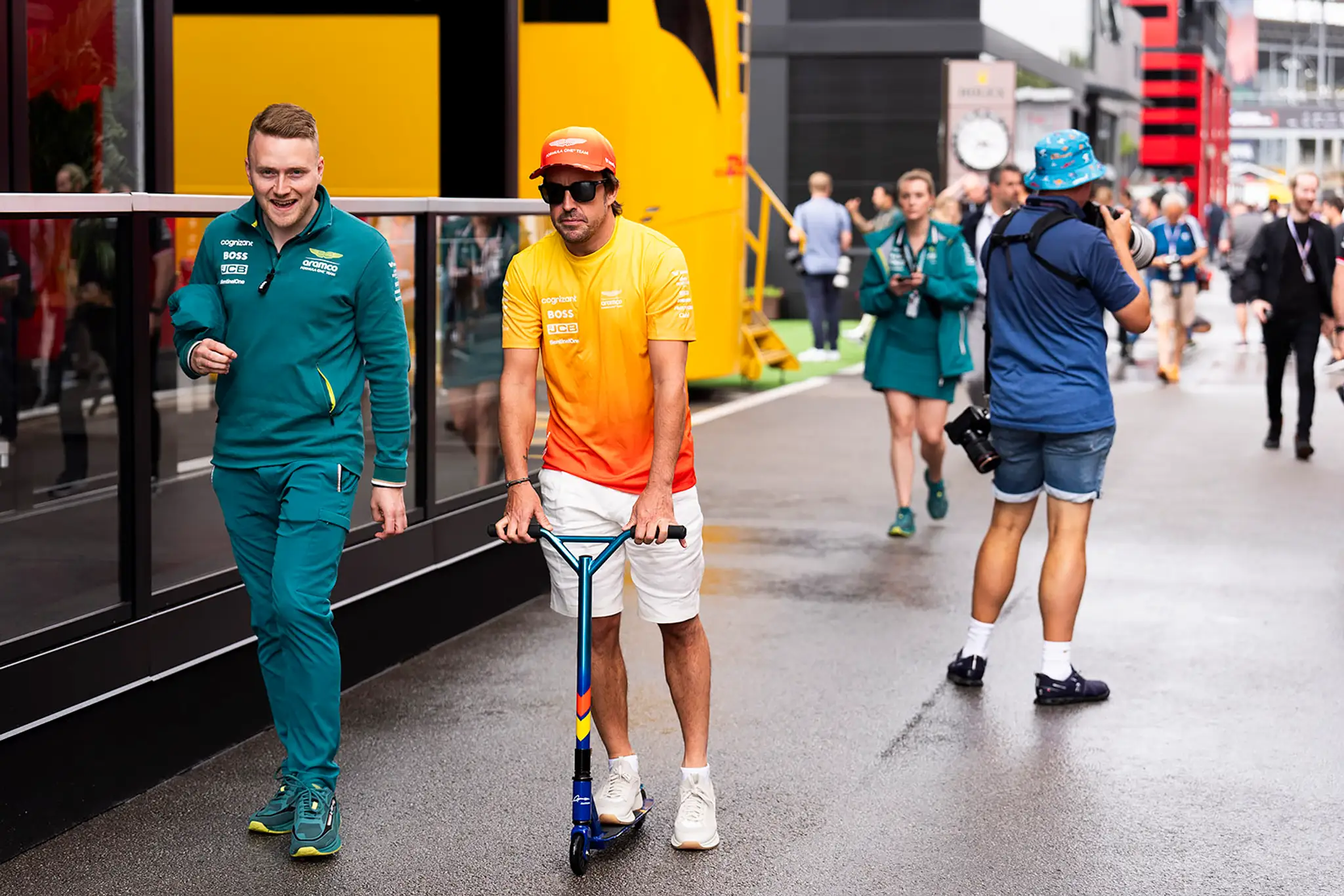 Fernando Alonso prichádza na domáci okruh v Španielsku.