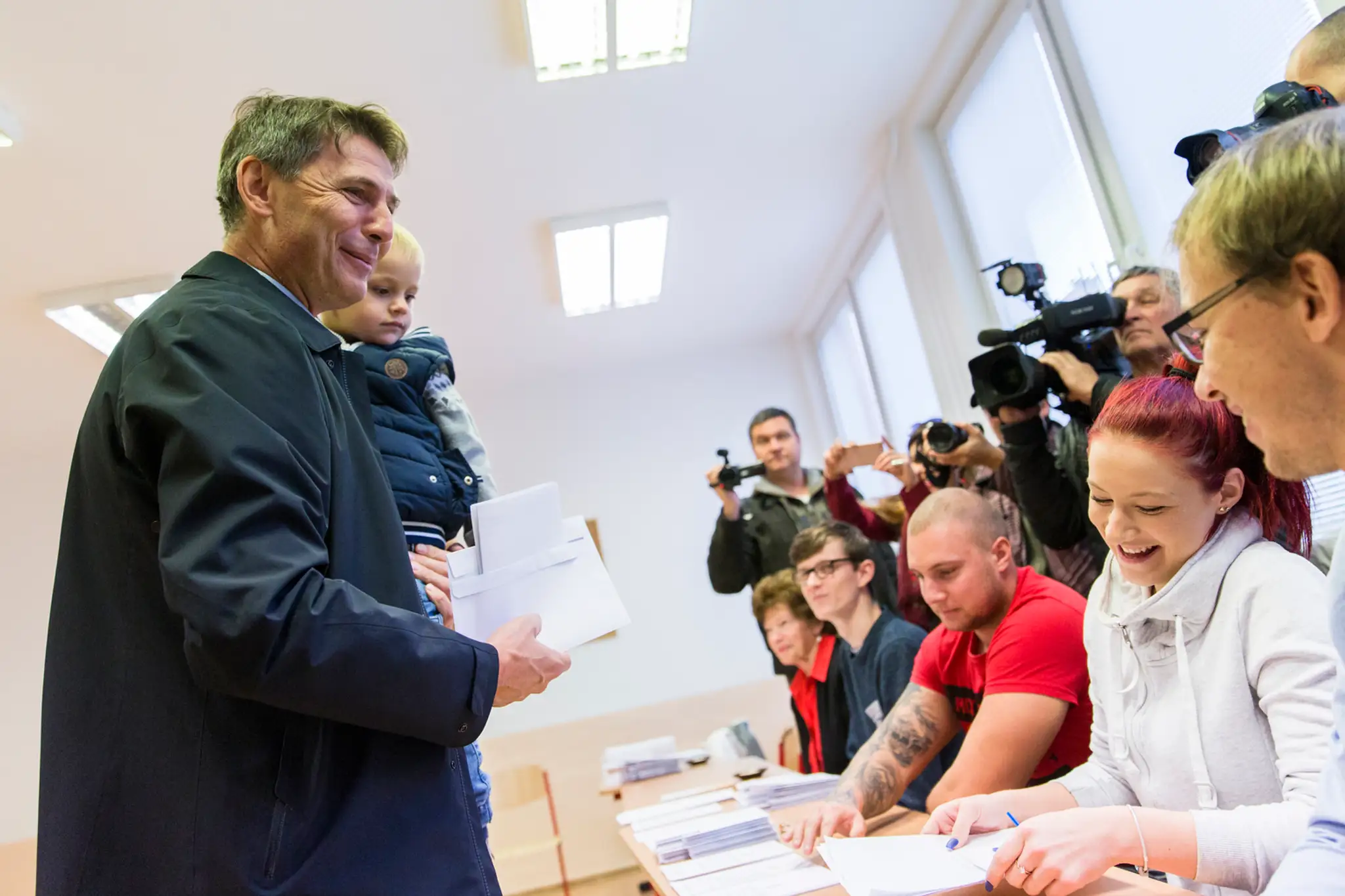 Bratislavský primátor Ivo Nesrovnal odvolil.