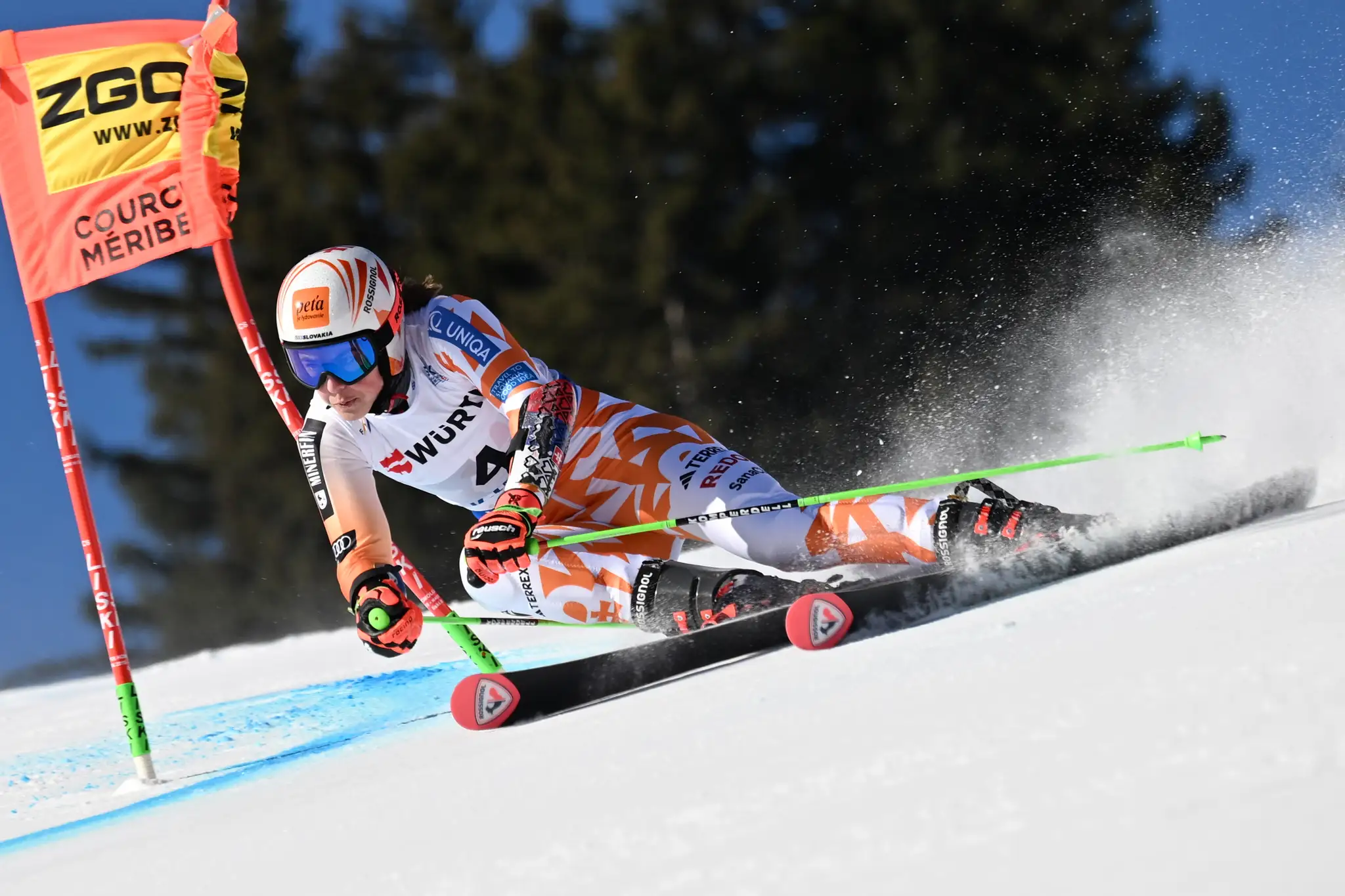 Na snímke slovenská lyžiarka Petra Vlhová na trati počas 1. kola obrovského slalomu na MS v alpskom lyžovaní vo francúzskom stredisku Courchevel-Méribel
