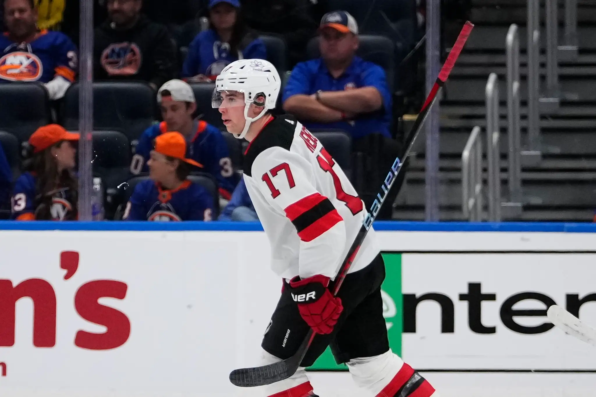 Šimon Nemec sa strelecky presadil v nočnom prípravnom zápase pred štartom novej sezóny NHL.