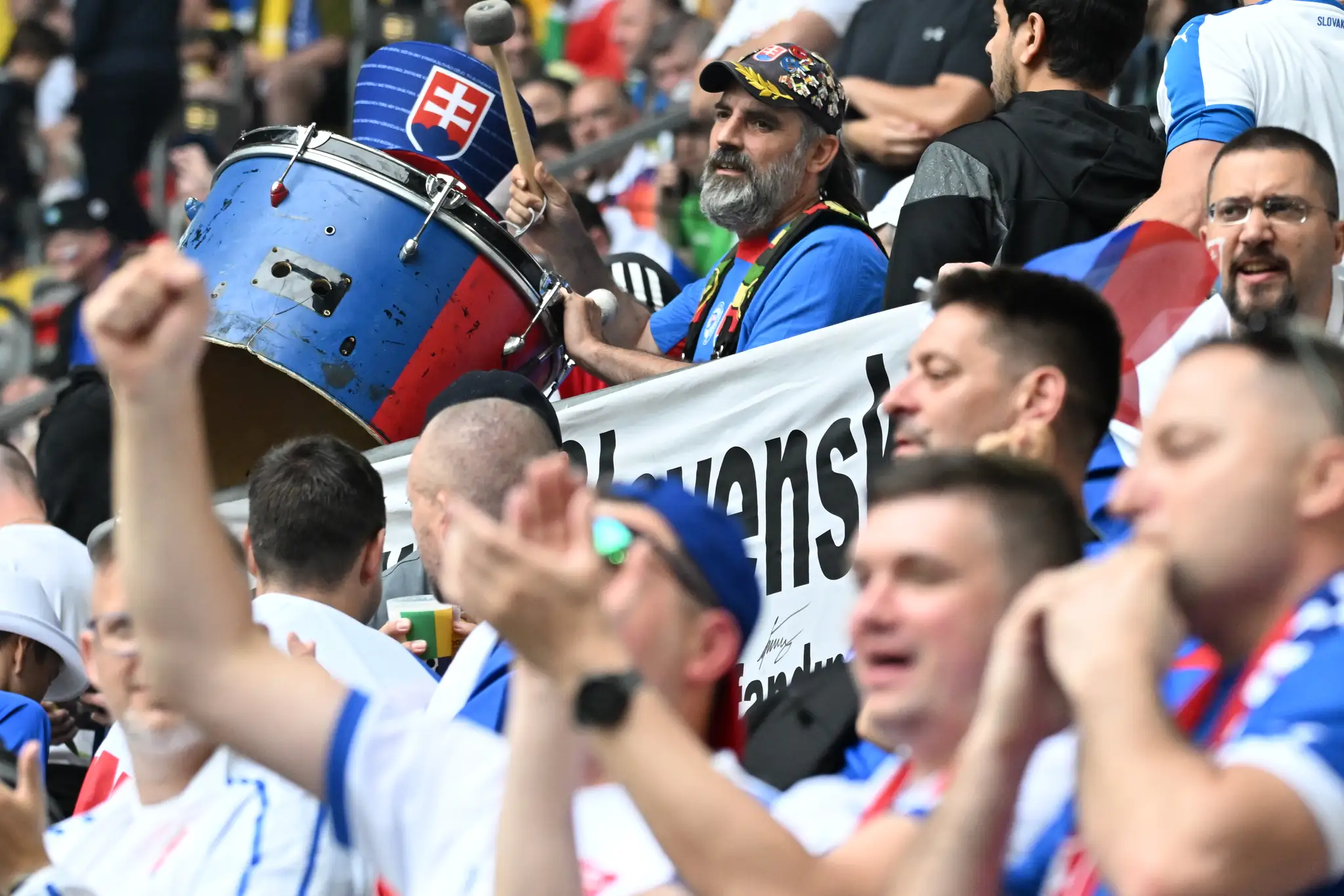 Slovenskí fanúšikovia na zápase s Ukrajinou