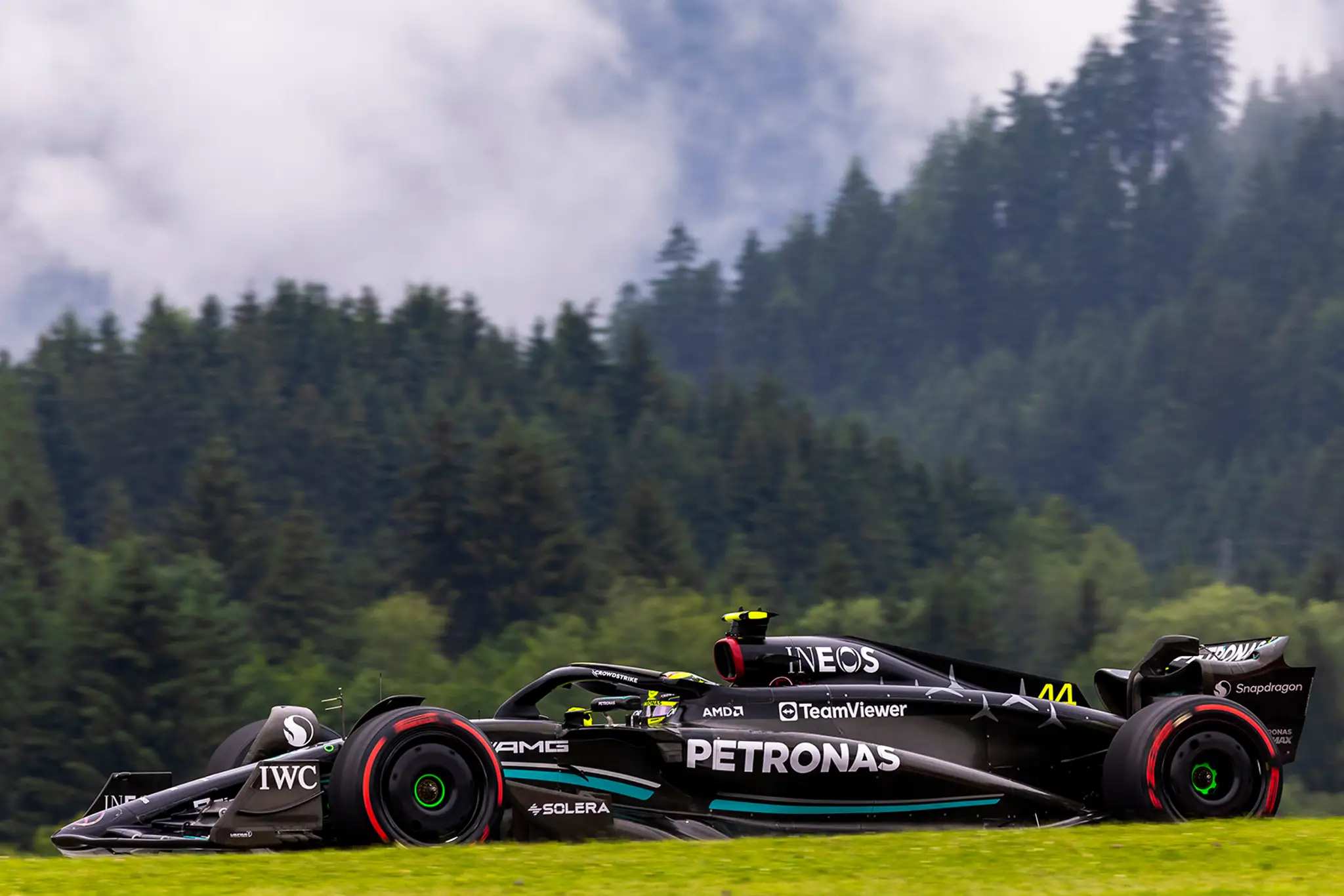 Lewis Hamilton na Mercedese.