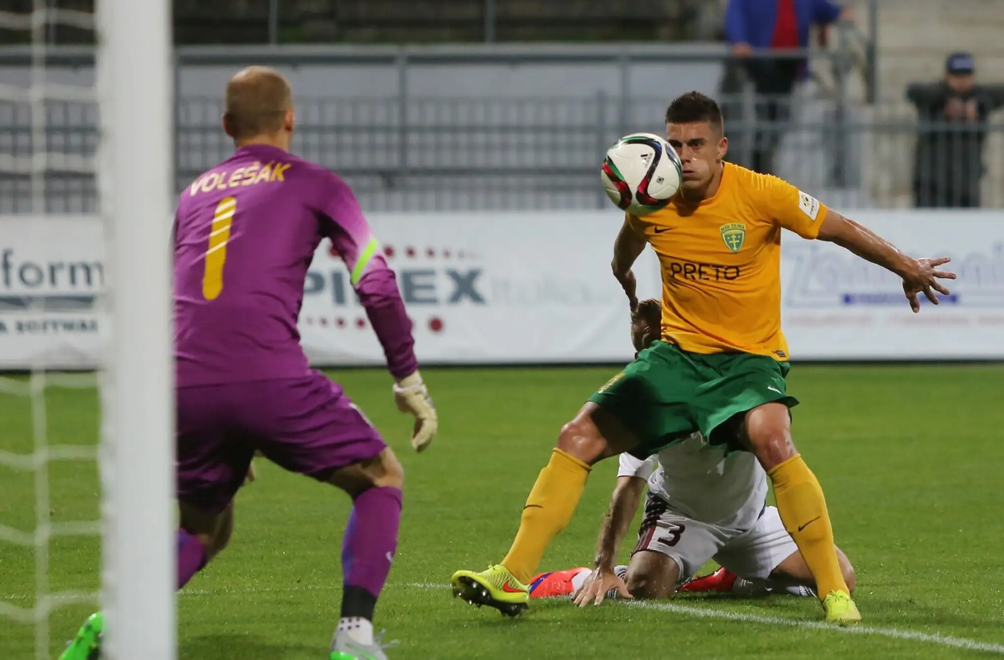 Róbert Mazáň v drese Žiliny.