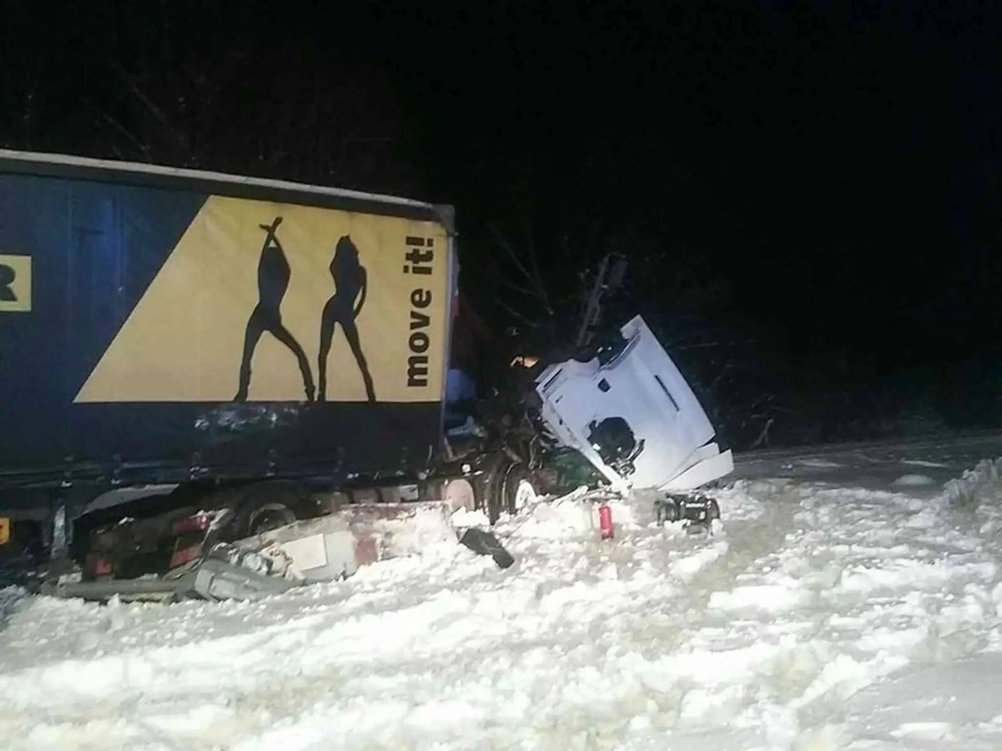 Zrážka vlaku a kamiónu v obci Podvysoká.