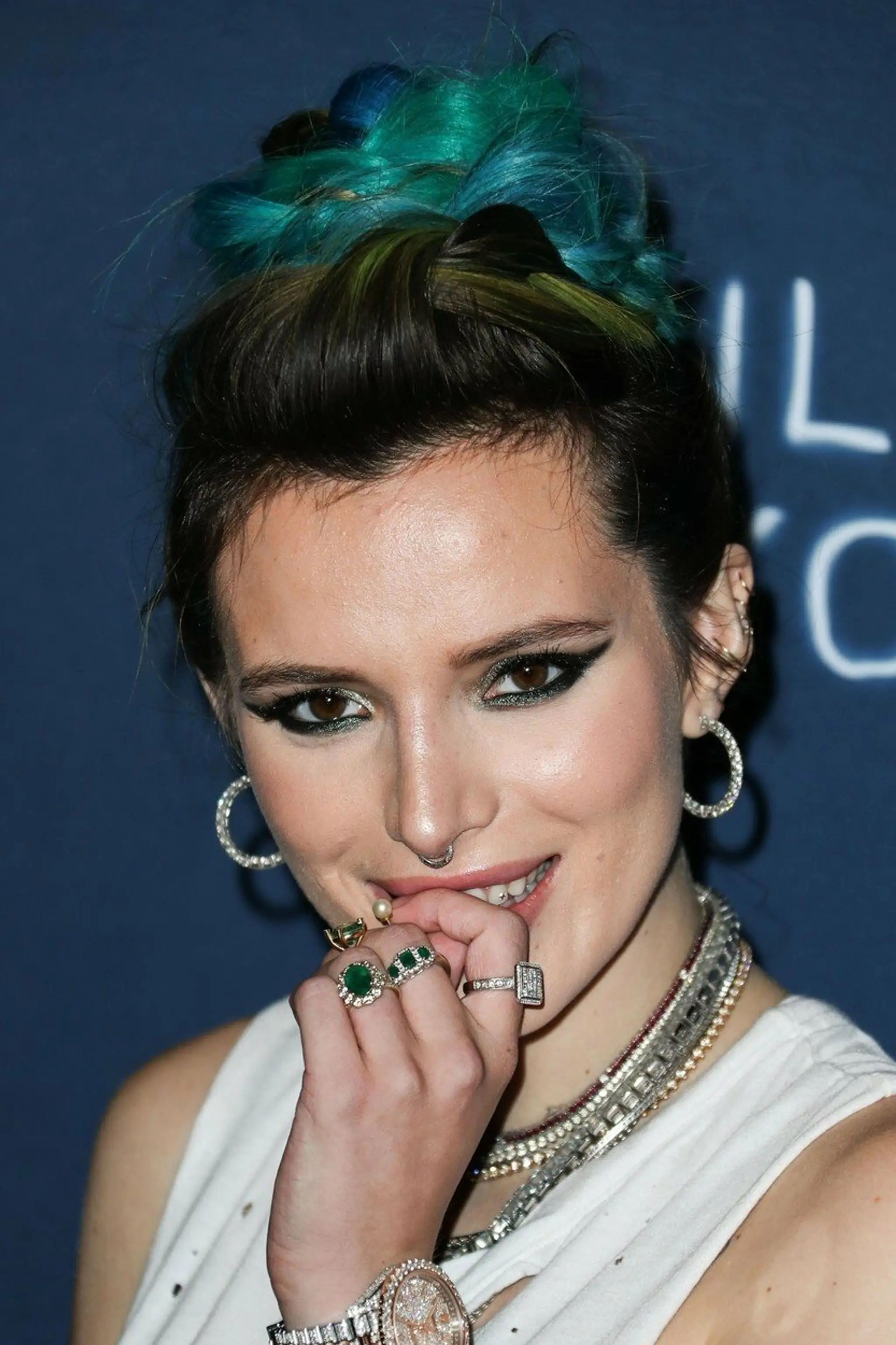 Bella Thorne na premiére filmu I Still See You