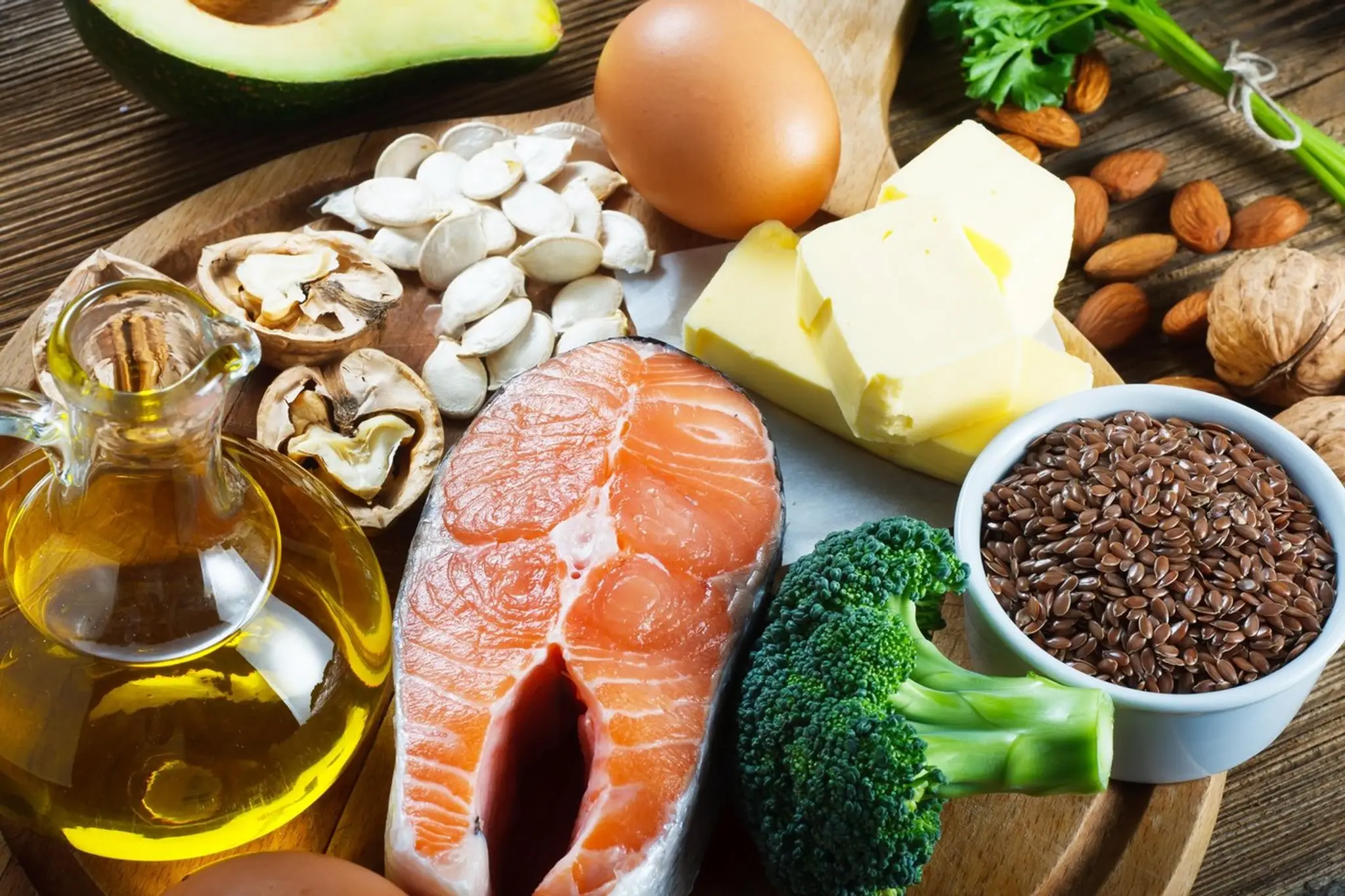Živočíšne a rastlinné zdroje omega-3 kyselín.