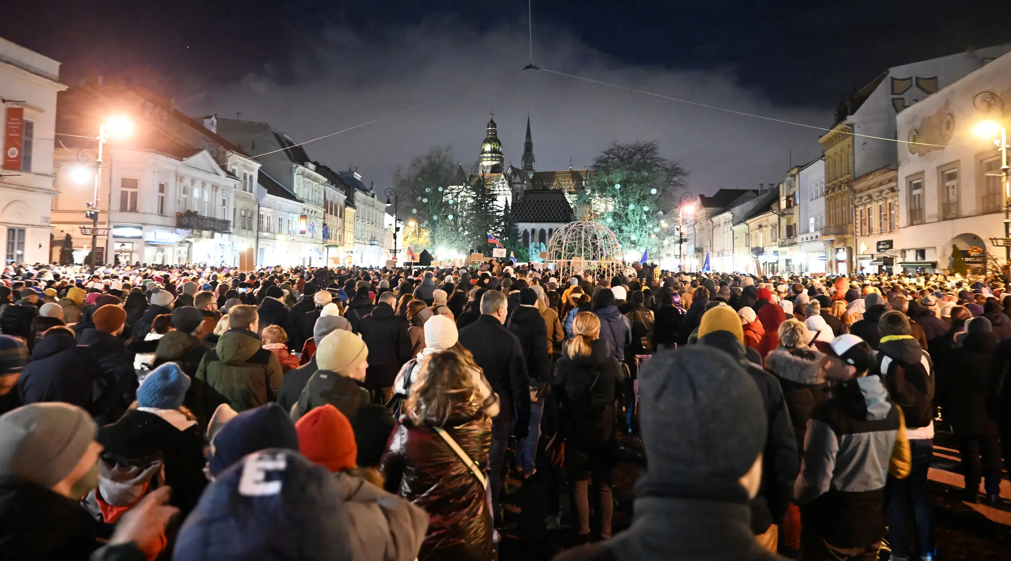 Na snímke účastníci protestu Slovensko je Európa v Košiciach v piatok 10. januára 2025