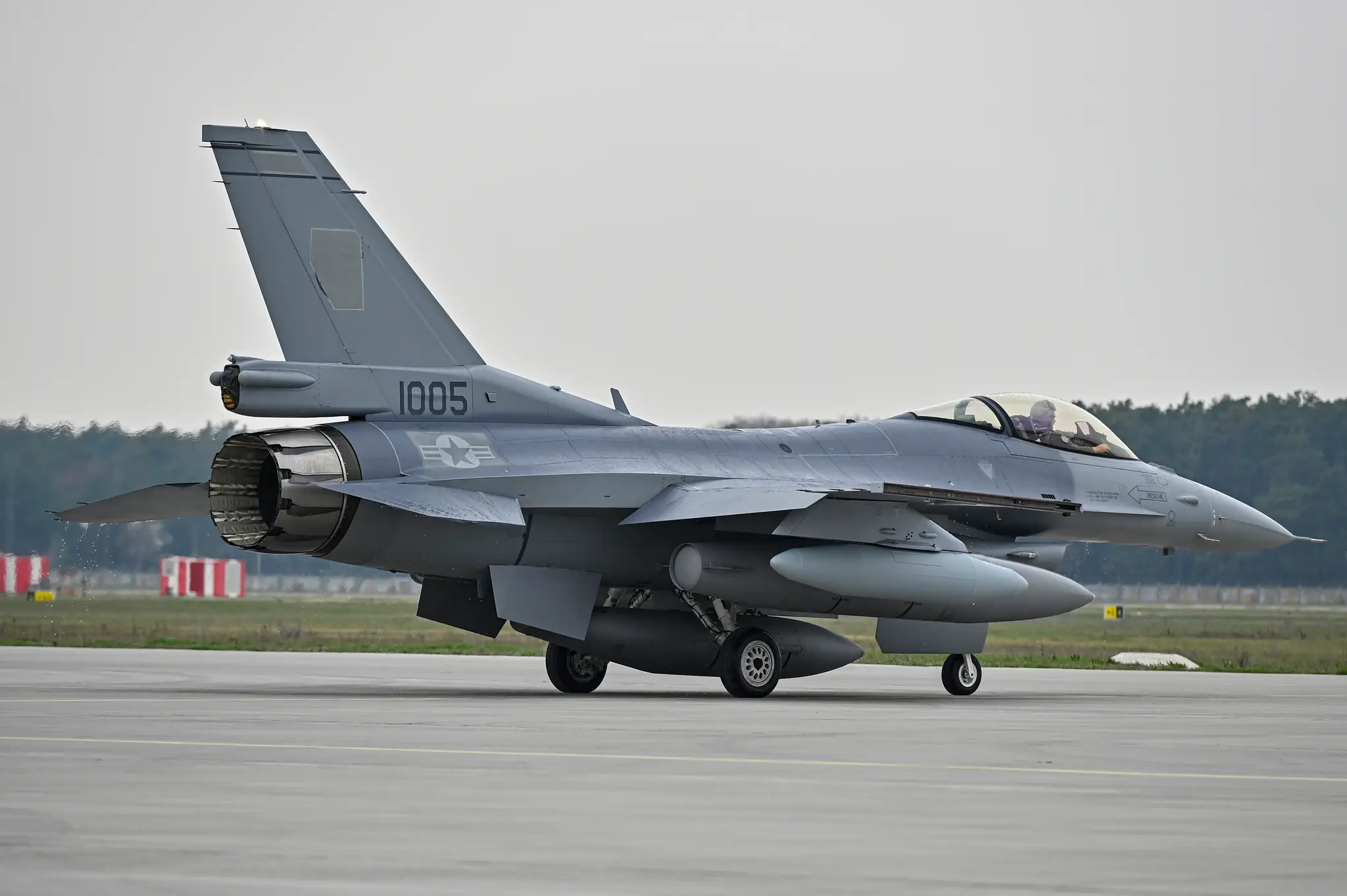 Na Slovensku pristáli ďalšie dve stíhačky F-16