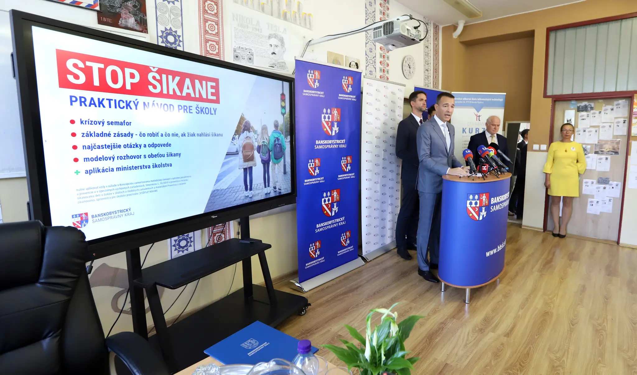 Ministerstvo školstva spúšťa spolu s Banskobystrickým krajom iniciatívu pre riešenie šikany v školách.