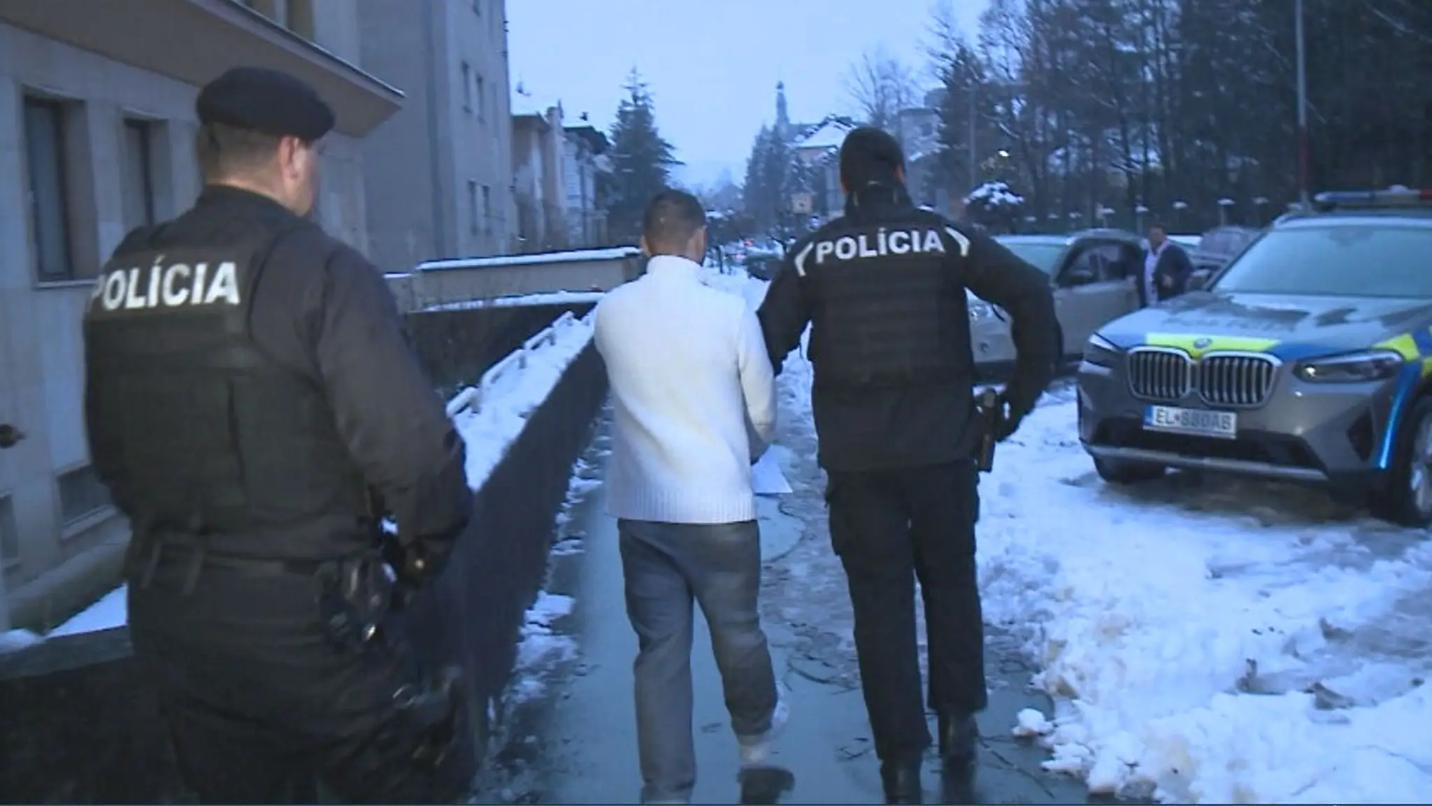 Muž, ktorý mal zavraždiť svoju matku, sa dostal pred súd.