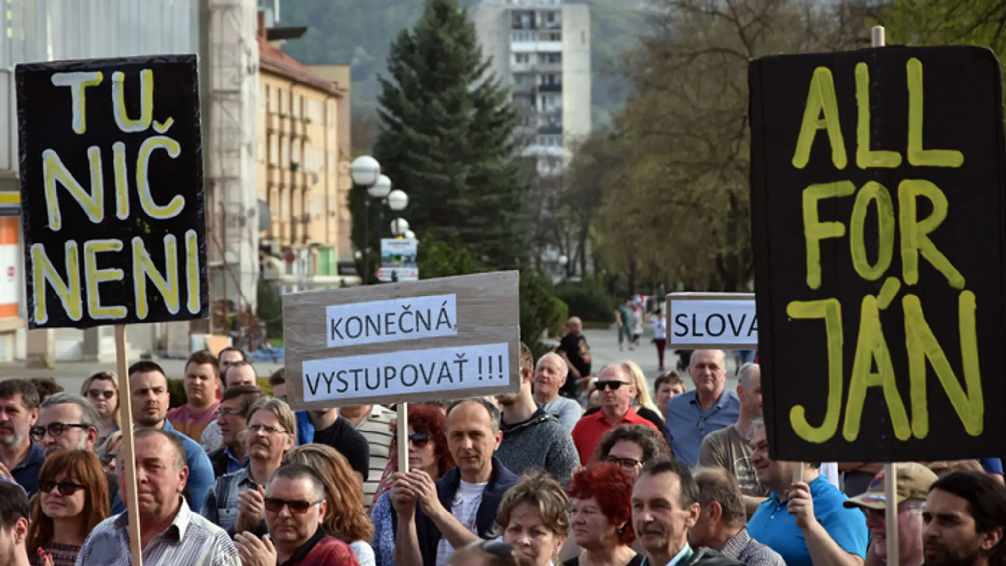 Protestné zhromaždenie Za slušné Slovensko v Humennom.