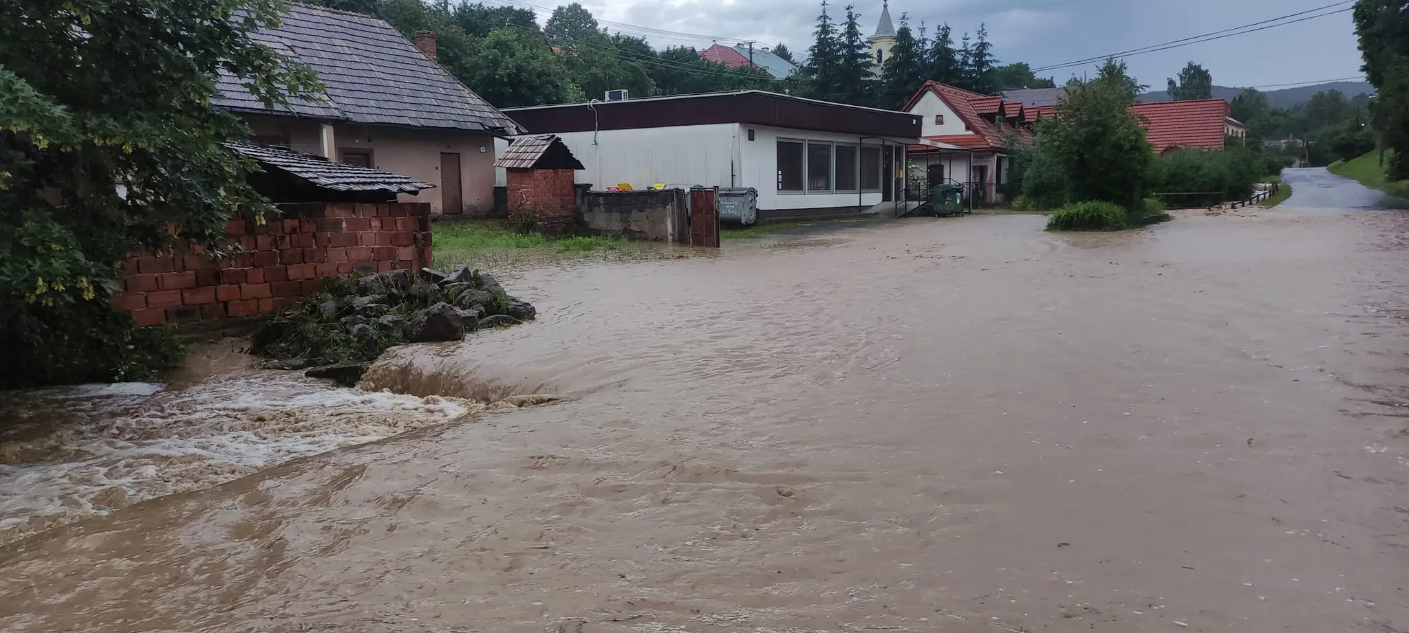 Zaplavená obec Beluj