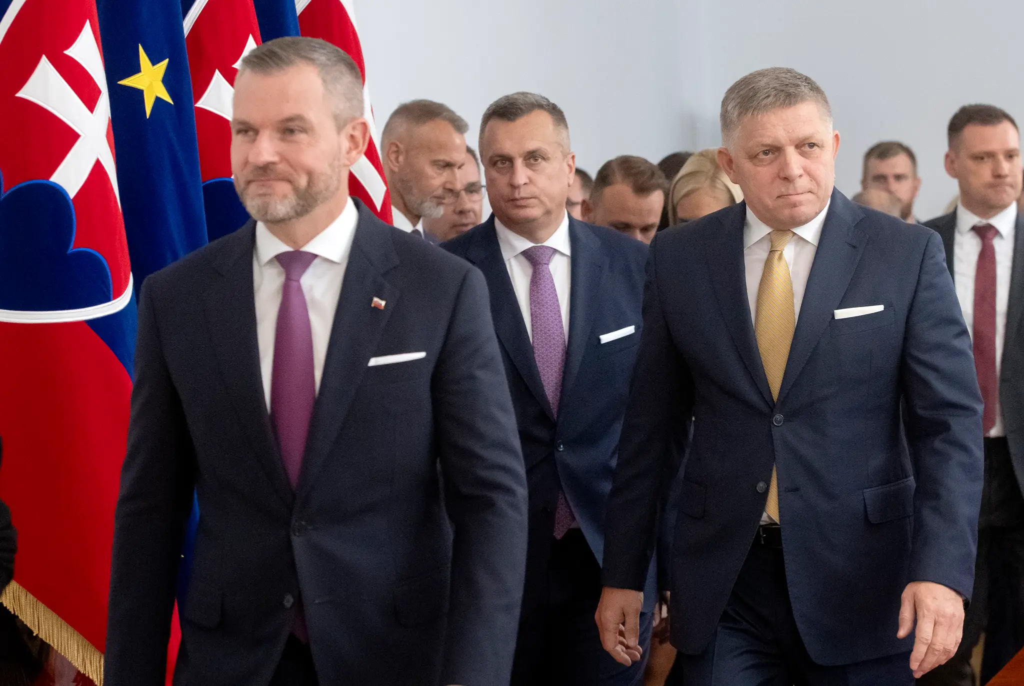 Na snímke zľava predseda strany Hlas-SD Peter Pellegrini, predseda SNS Andrej Danko a predseda Smer-SD Robert Fico