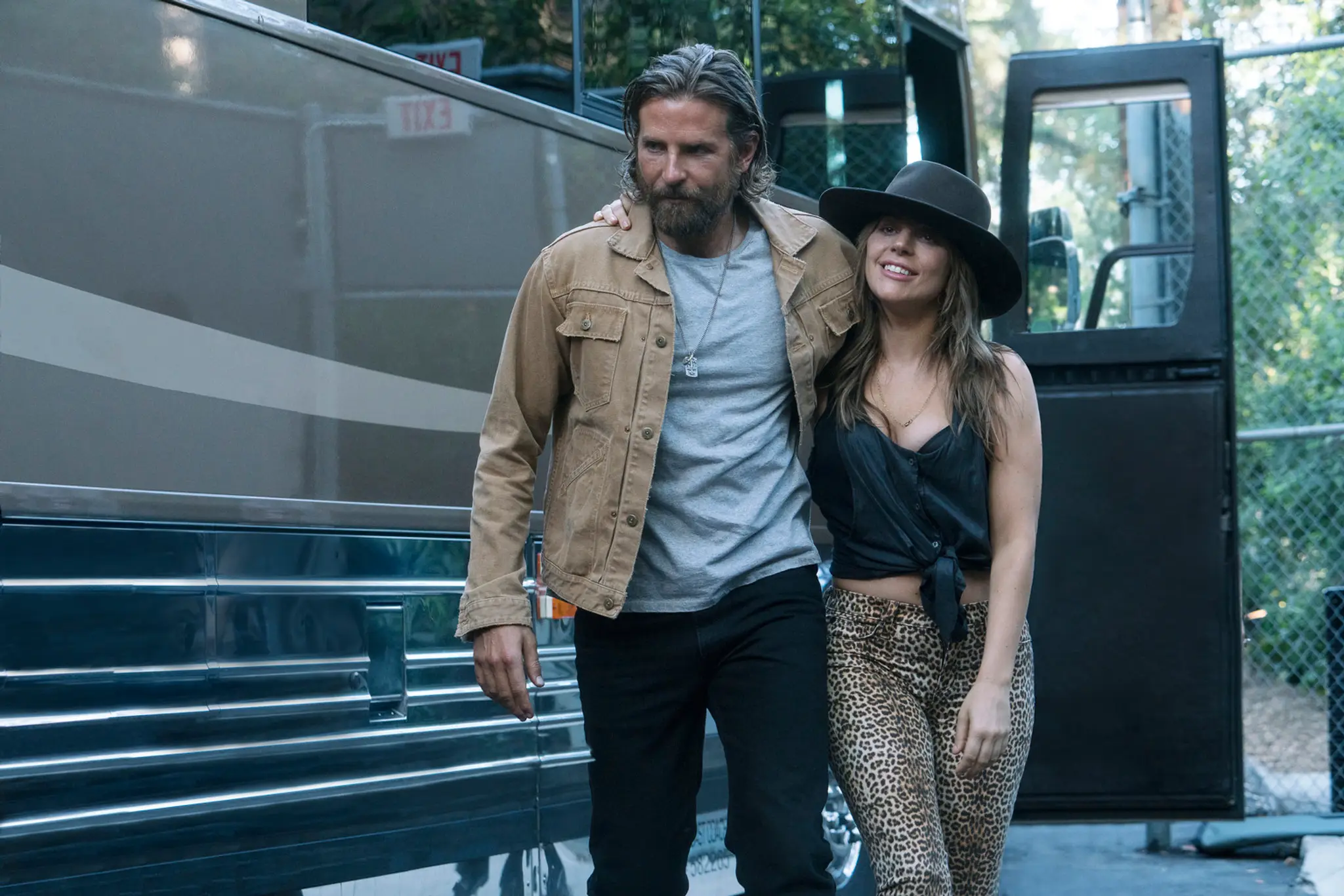 Bradley Cooper a Lady Gaga vo filme A Star Is Born