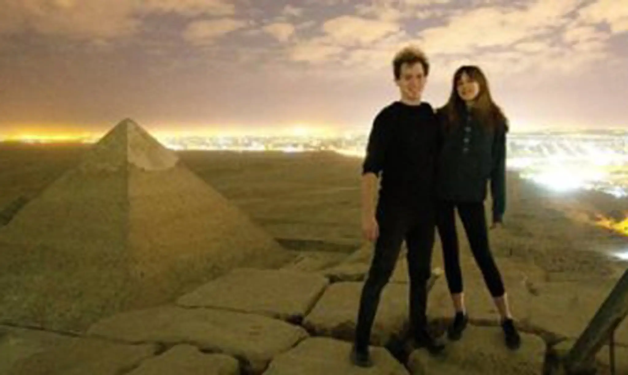 Dánska dvojica údajne vyliezla na pyramídu v Gíze
