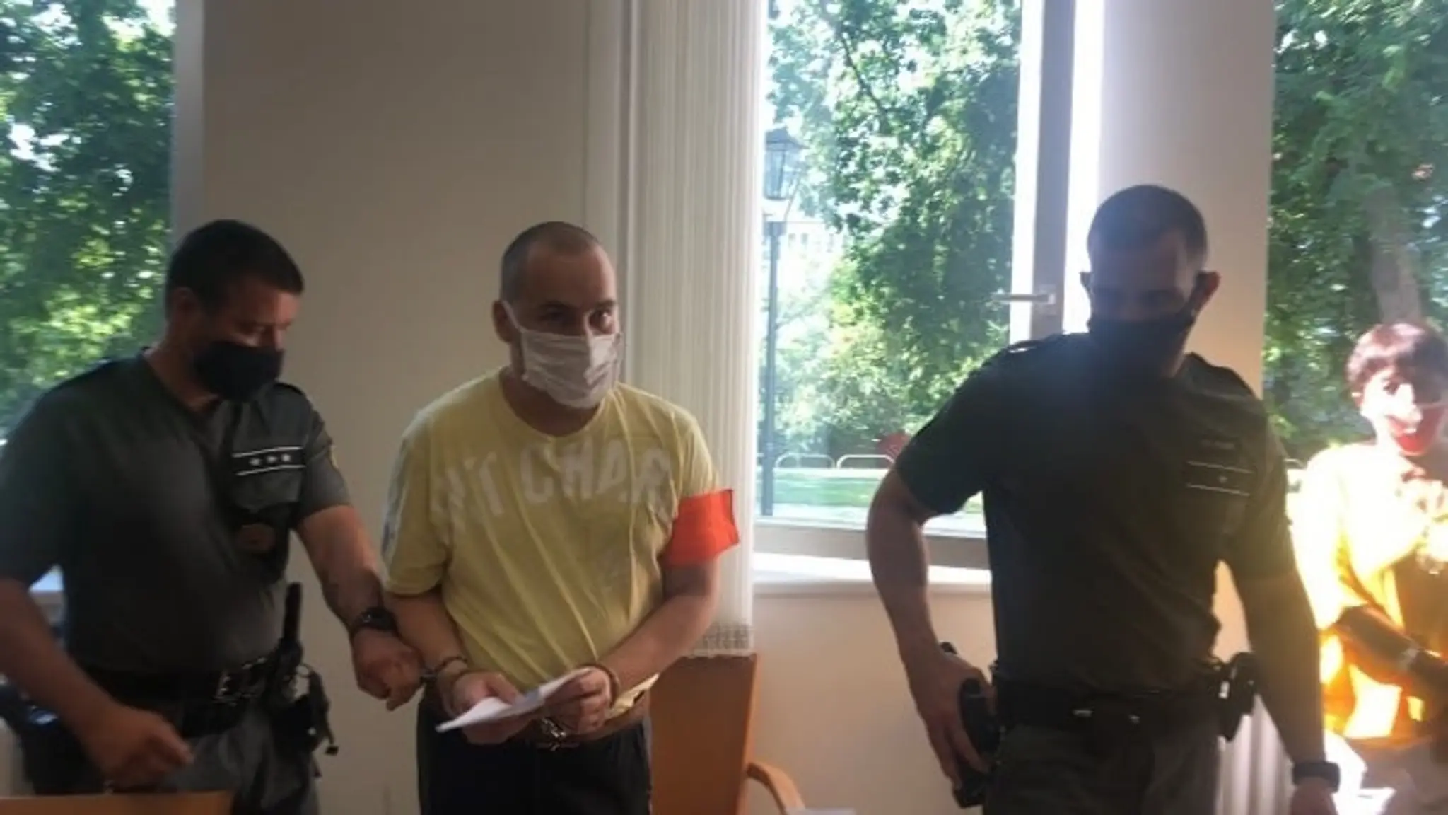 Muž sa udal na polícii, že pred rokmi zavraždil ženu.
