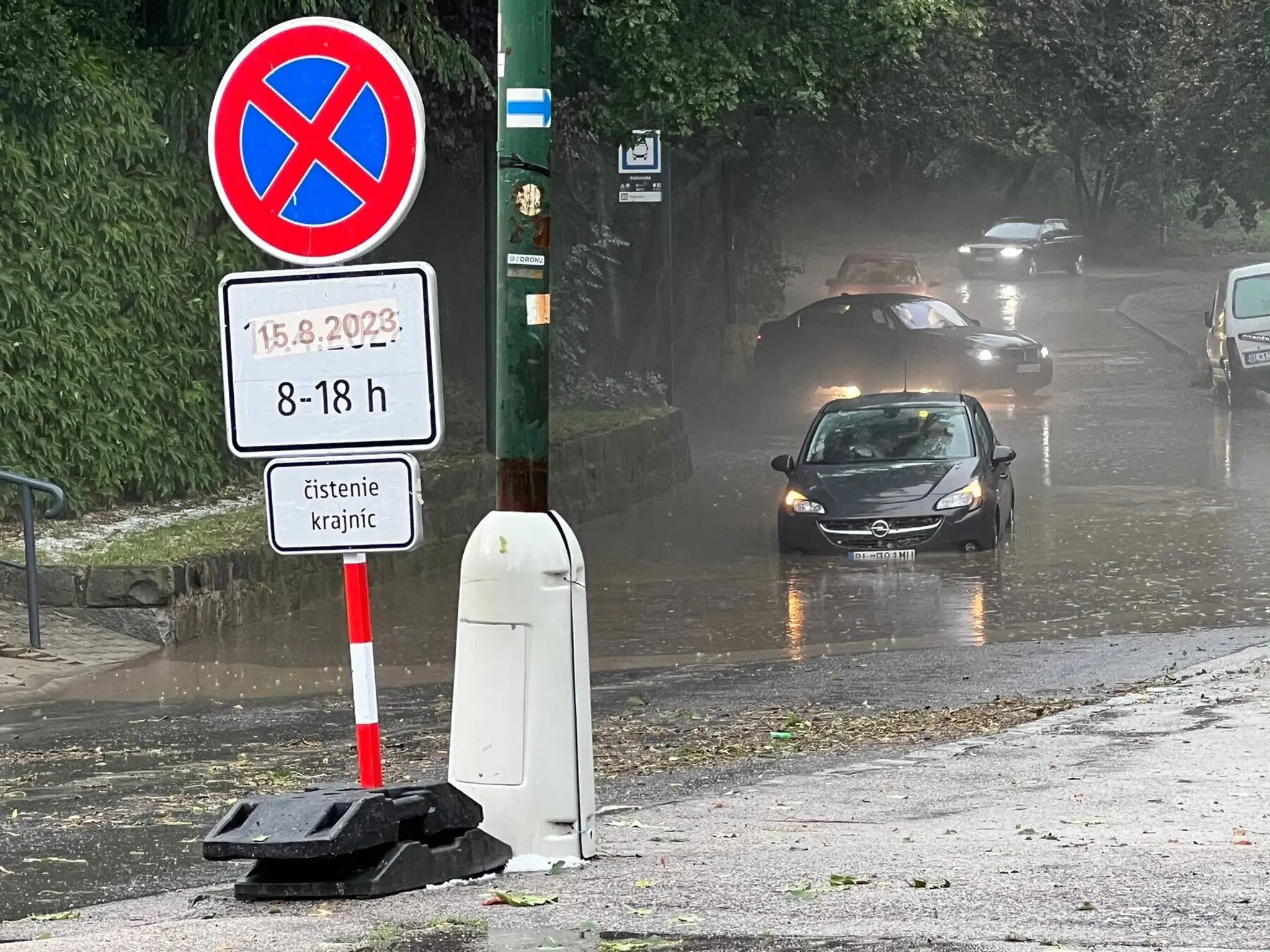 Dopravná situácia v Karlovke.