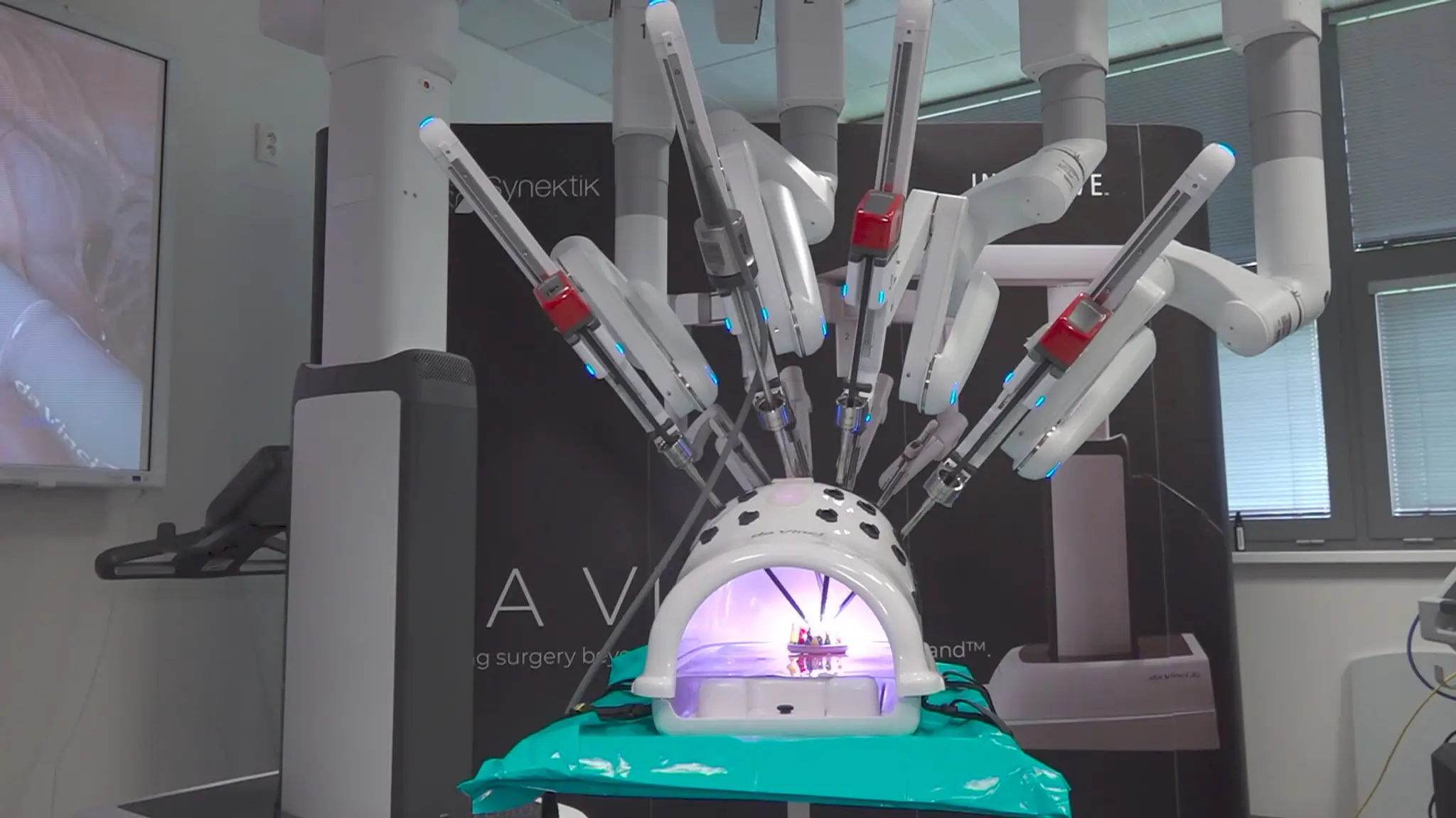 Robot, ktorý operuje.