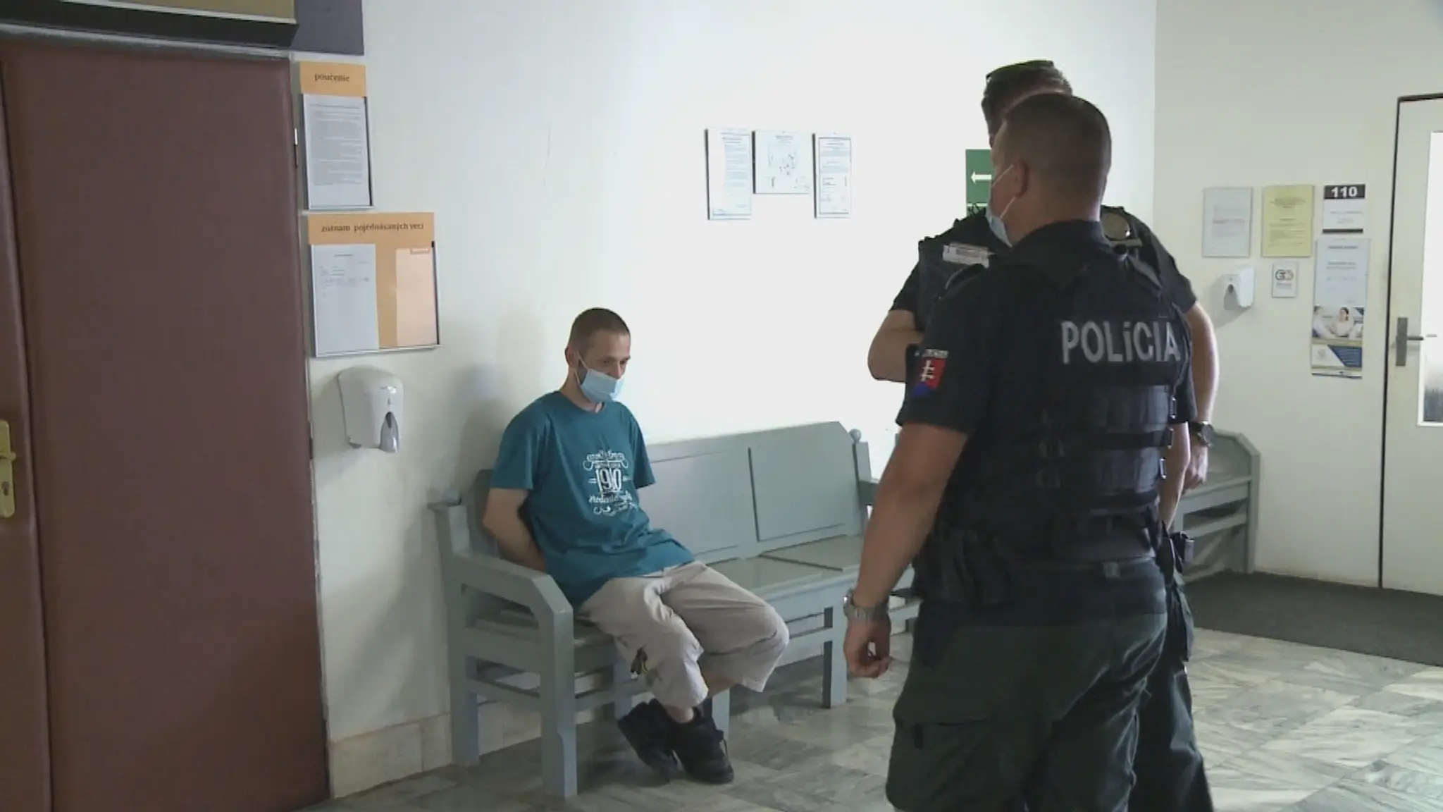 Muž polial svoju bývalú ženu benzínom.