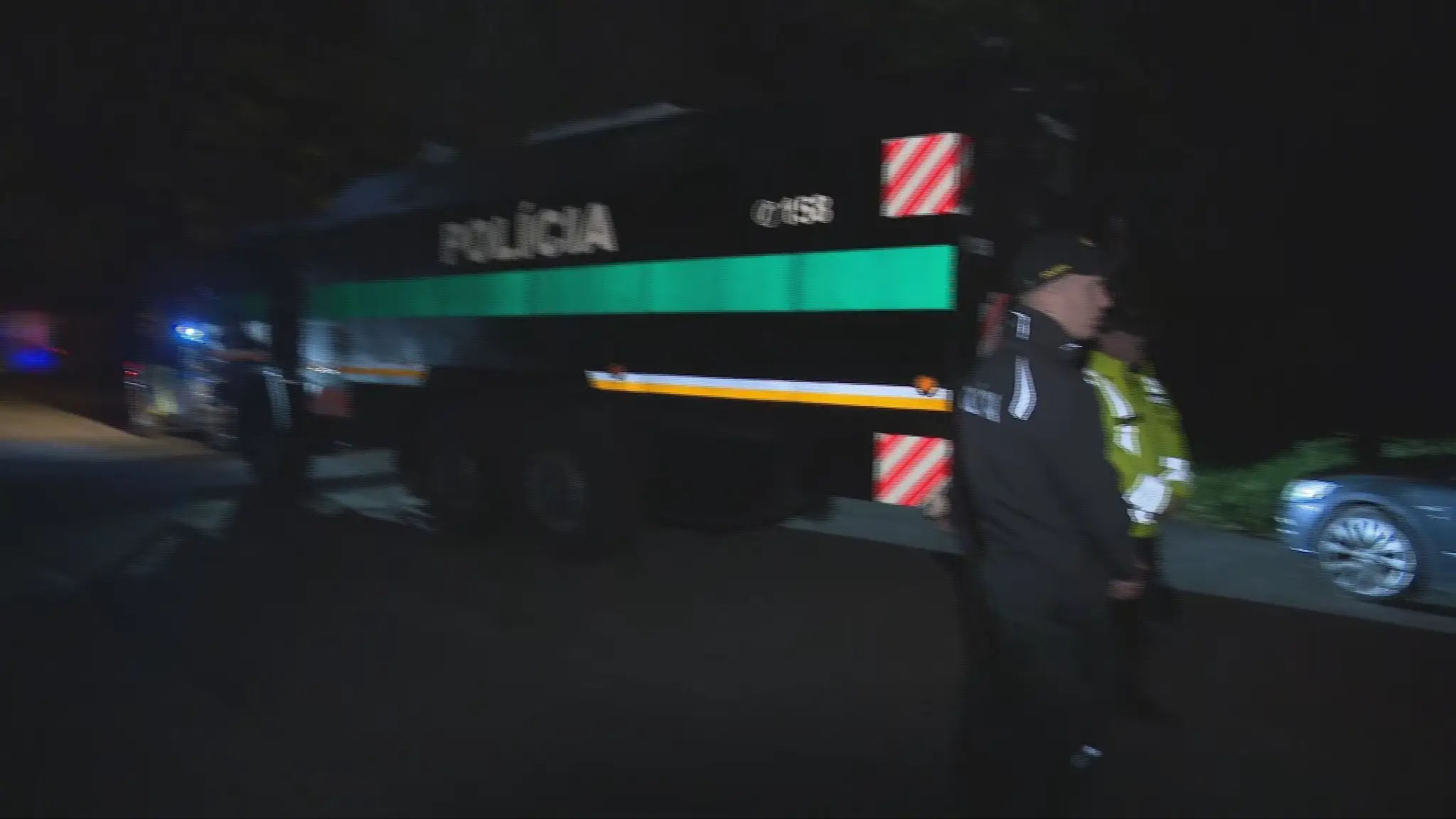 Vodné delo na hranici.