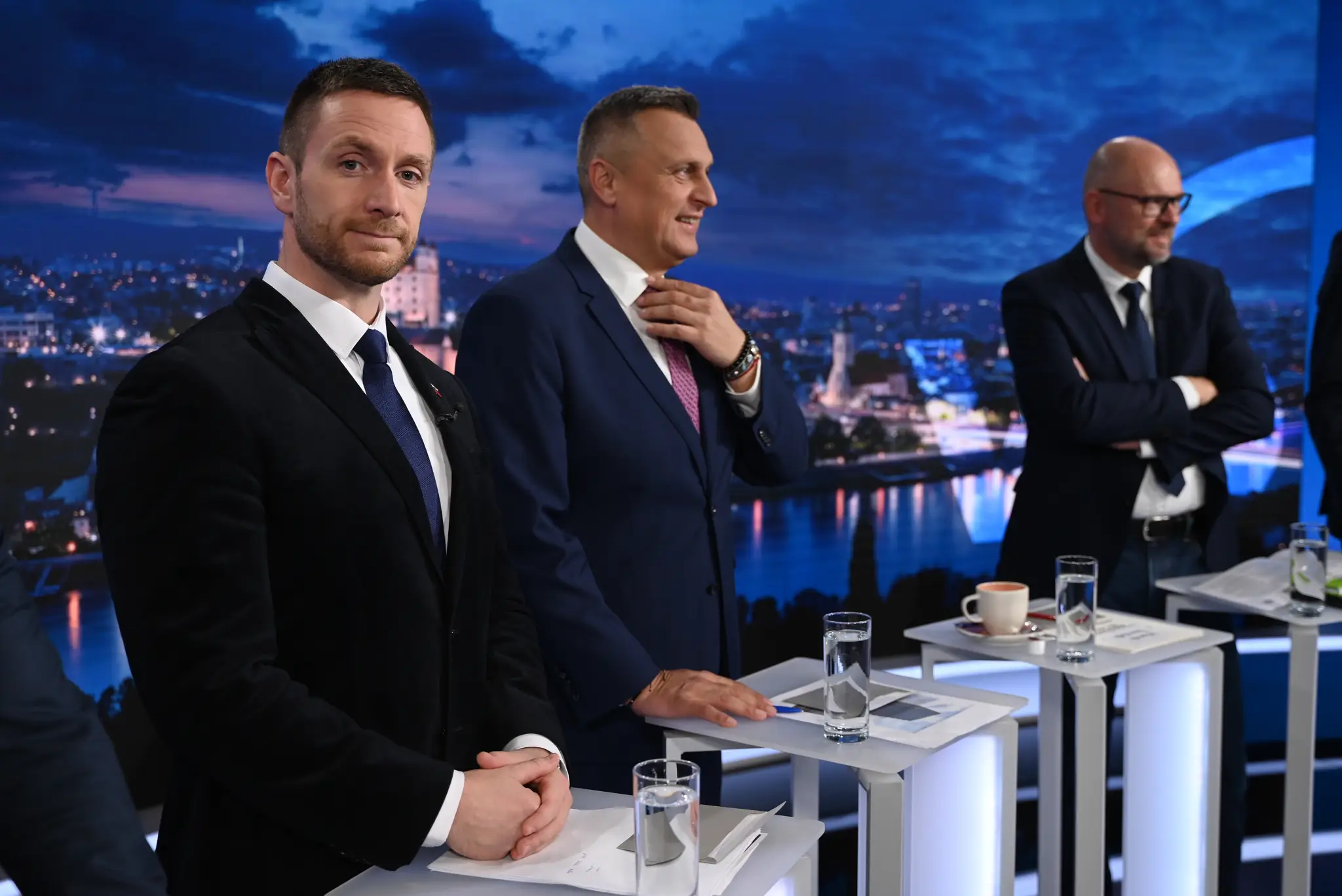 Milan Uhrík (Republika), Andrej Danko (SNS) a Richard Sulík (SaS)