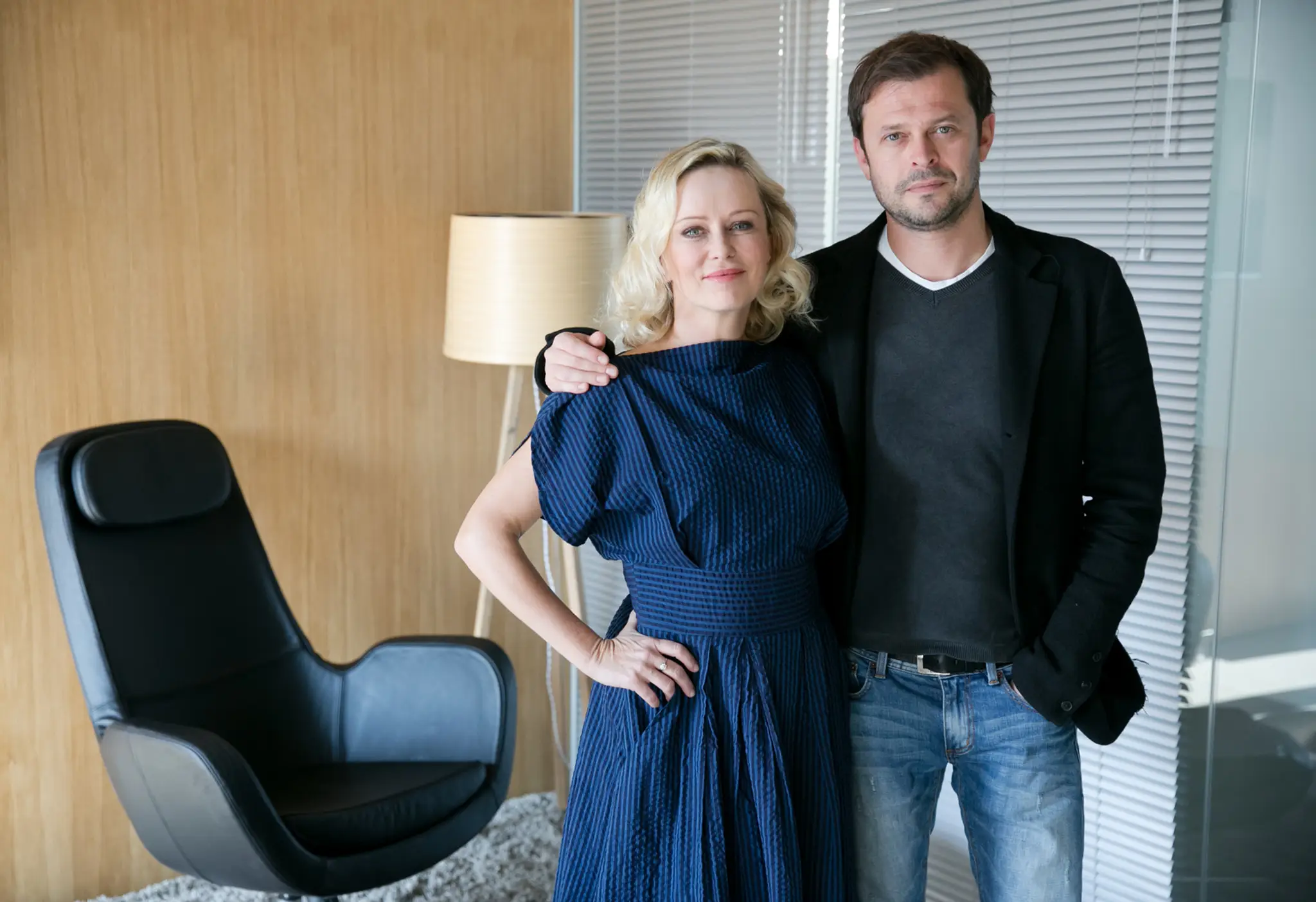 Michaela Čobejová a Alexander Bárta vo filme Pani Dokonalá