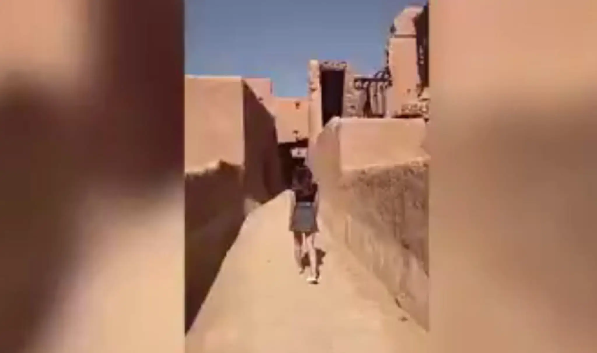 V Saudskej Arábii sa prešla v minisukni. Zatkli ju potom, ako ju videli na videu