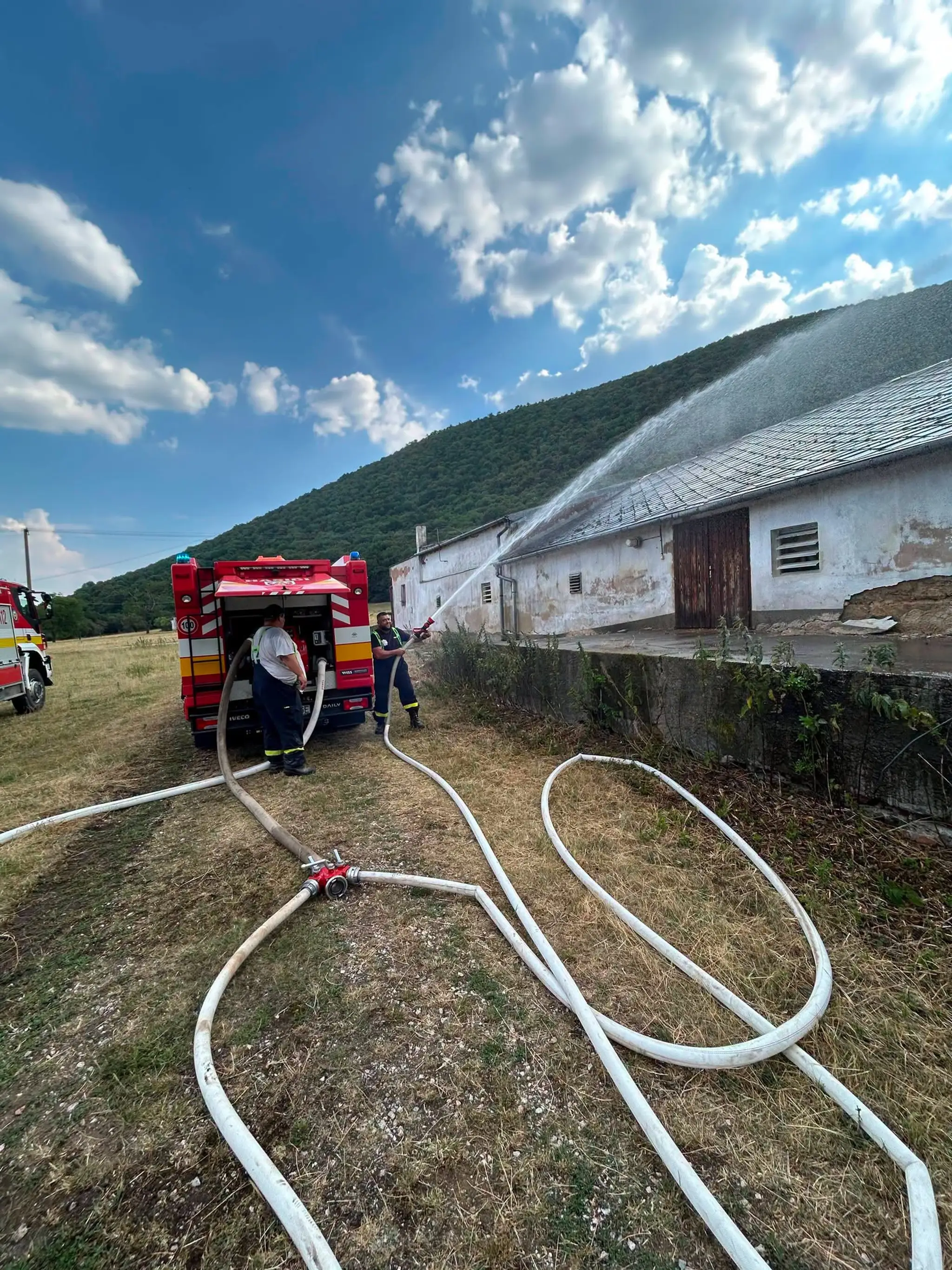 Hasiči zasahovali pri záchrane 20-tisíc kurčiat