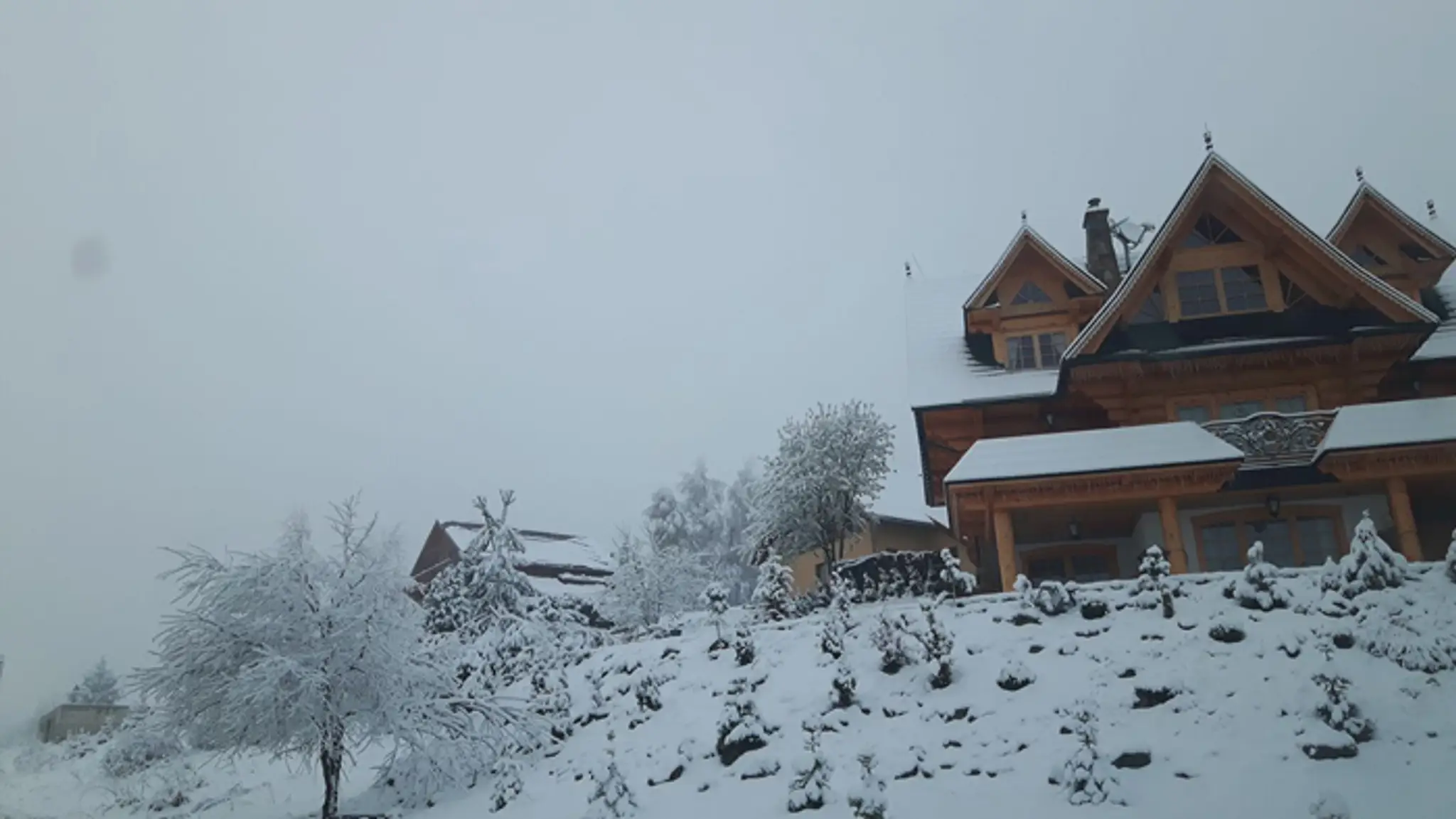 Zasnežené Krahule.