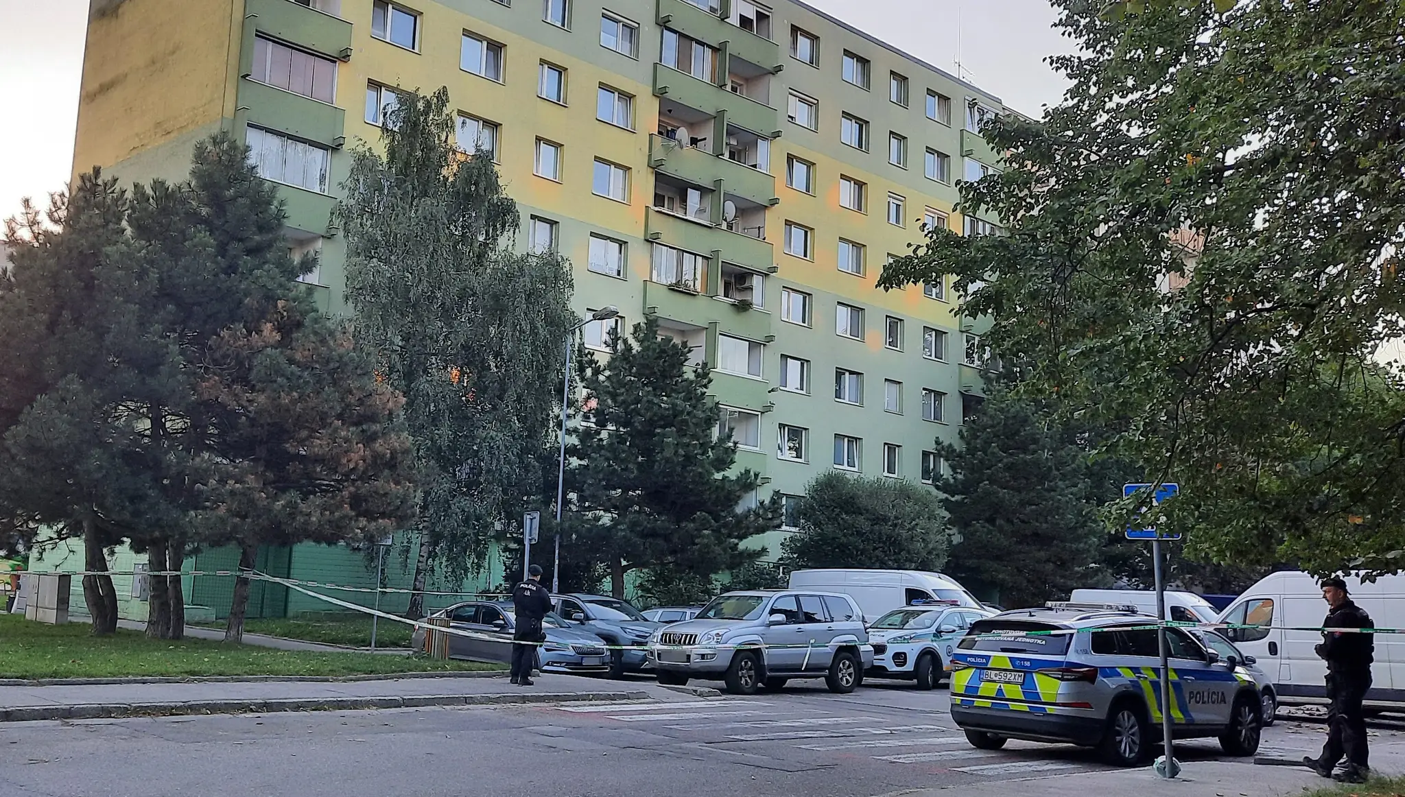 Streľba v bratislavskej Dúbravke.