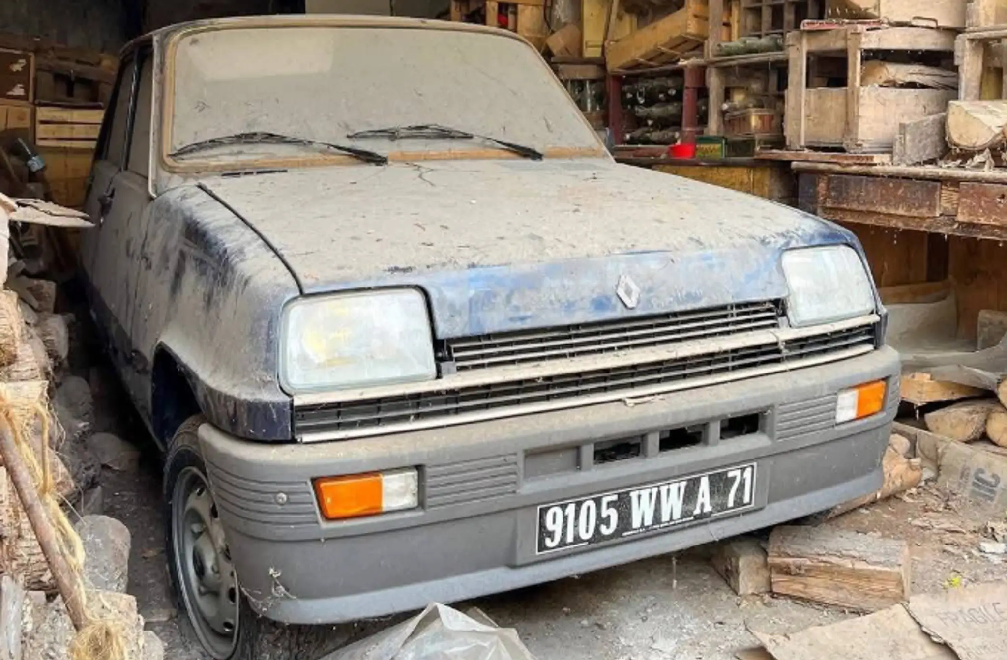 Zachovalý Renault.