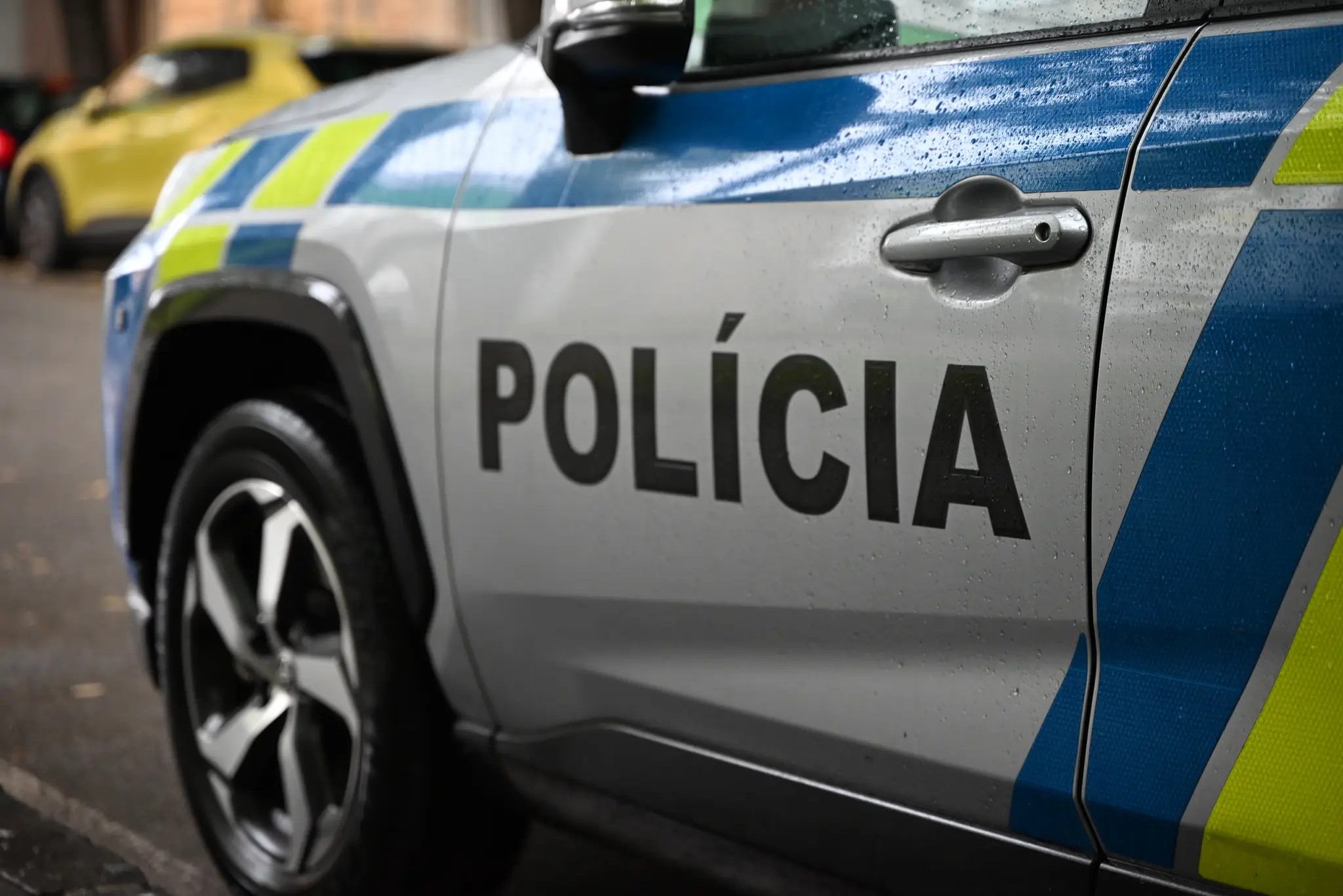 Polícia, policajné auto. Ilustračná snímka