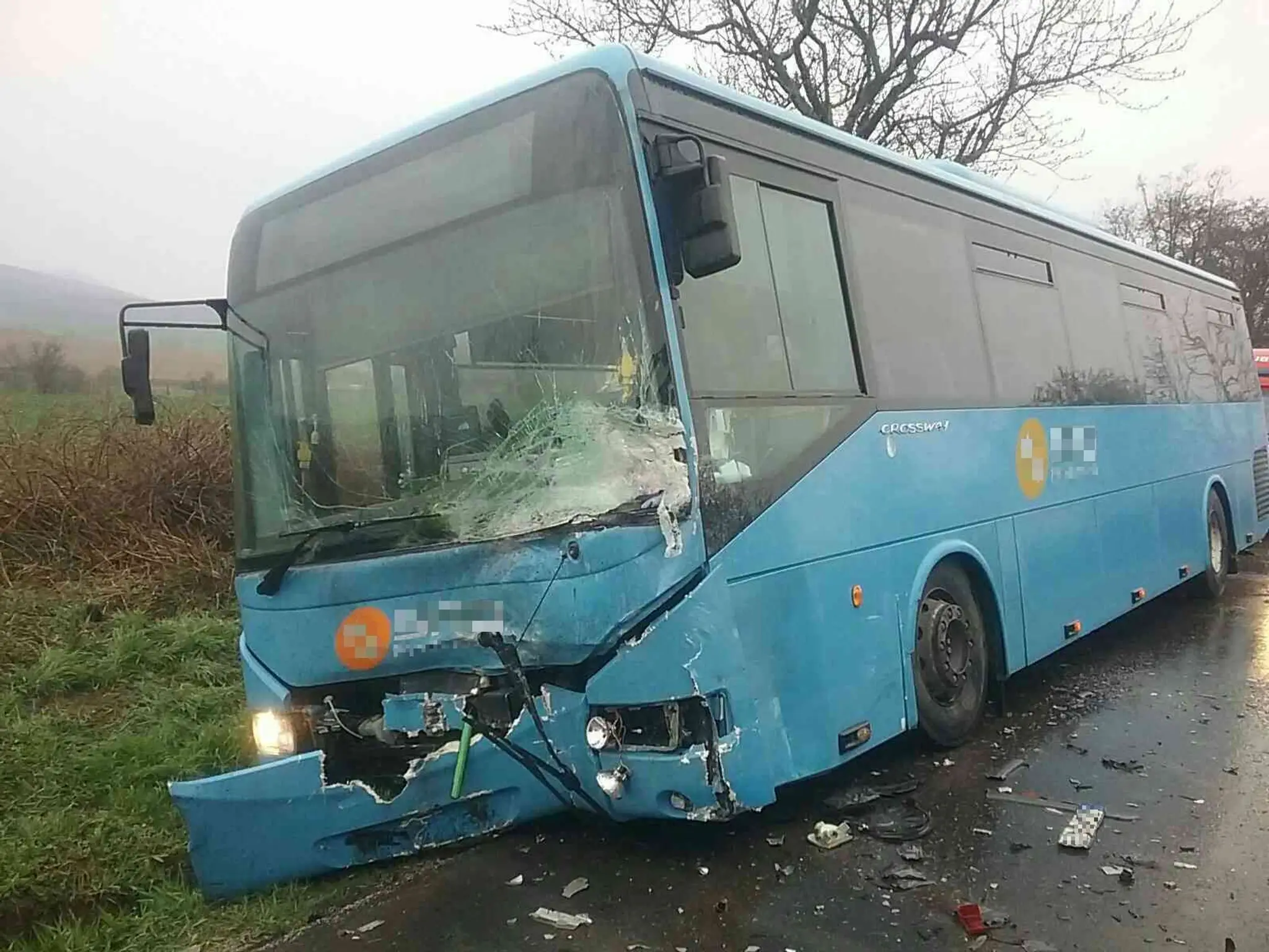 Zrážka auta s autobusom