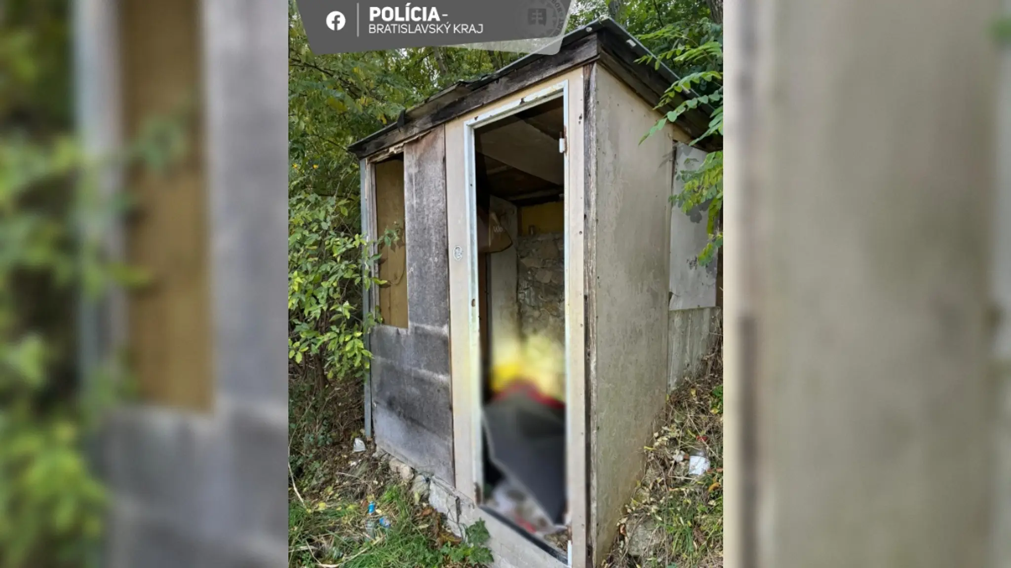 V domčeku Pri Bielom kríži v Bratislave našli mŕtveho muža.