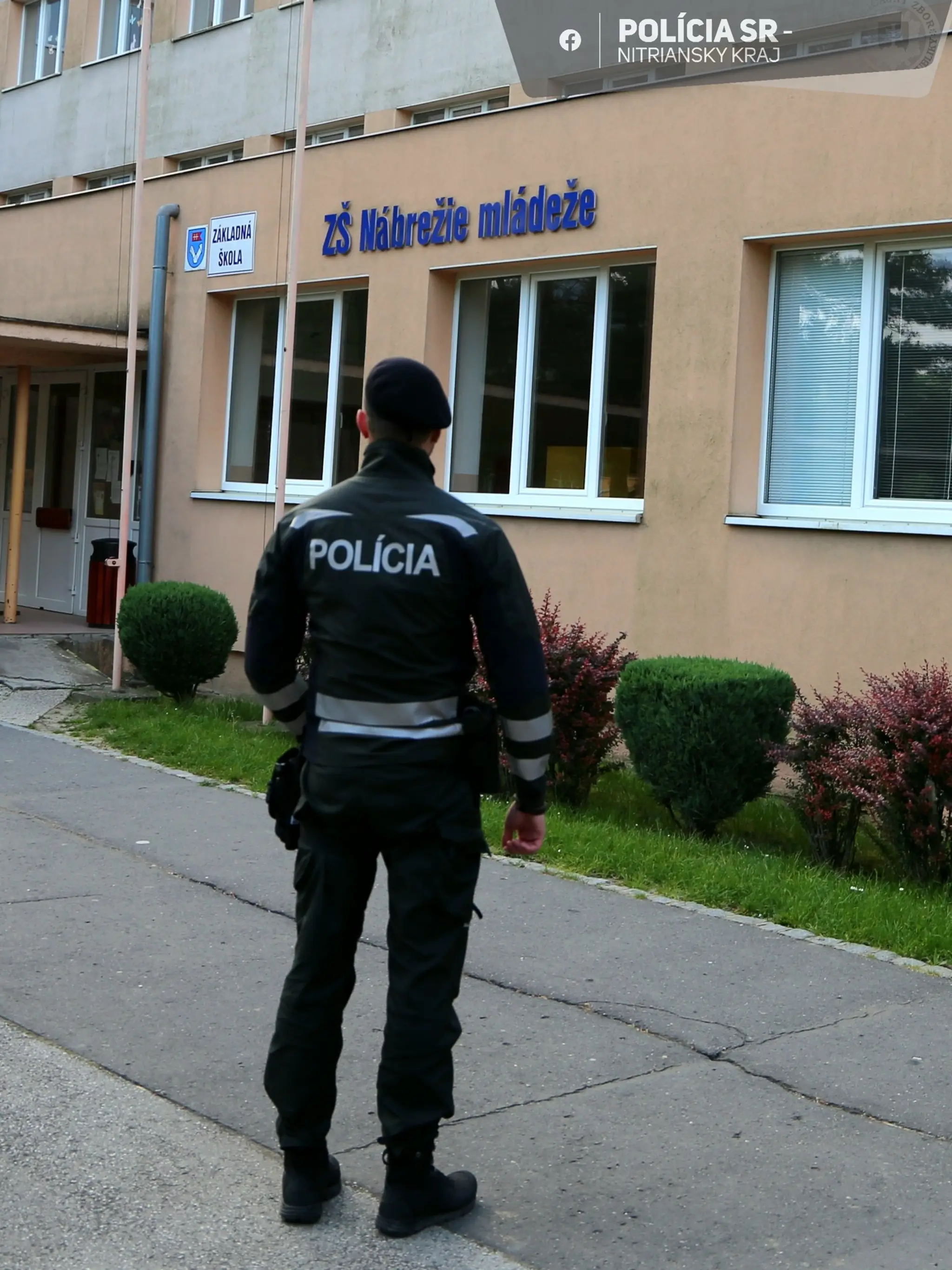 Školy strážia po výhražných e-mailoch policajti.