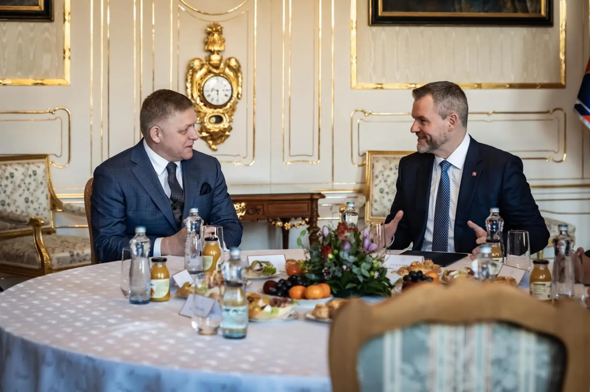 Premiér Fico sa stretol s prezidentom Pellegrinim