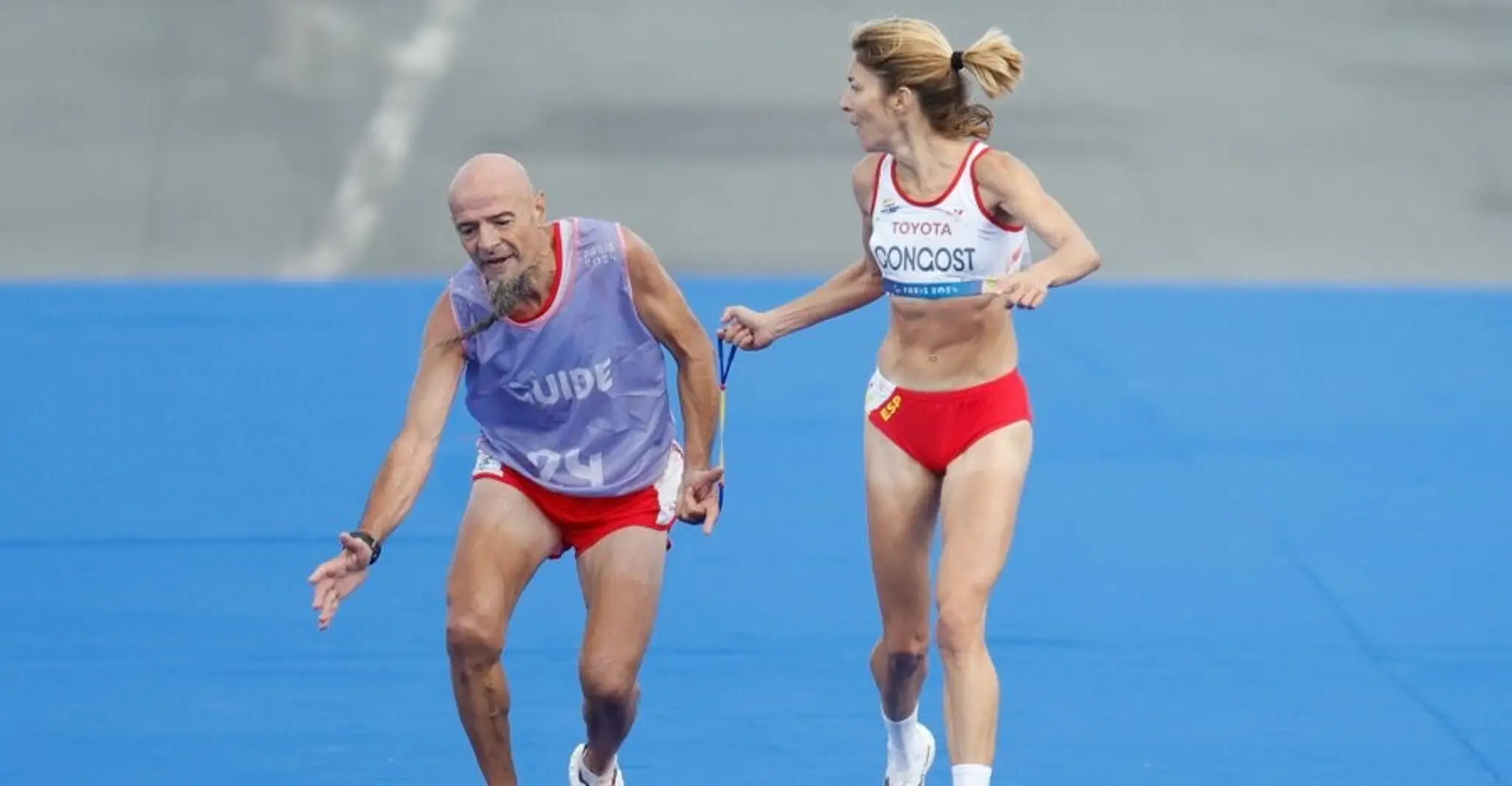 Elena Congostová so svojím sprievodcom.