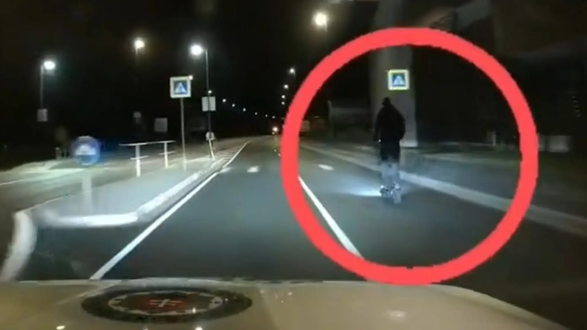 Nočná jazda 16-ročného vodiča elektrickej kolobežky sa v Bratislave skončila zásahom polície.