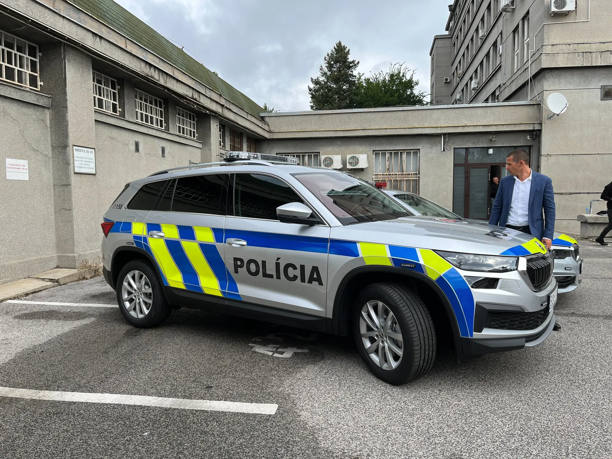 Nové policajné autá.
