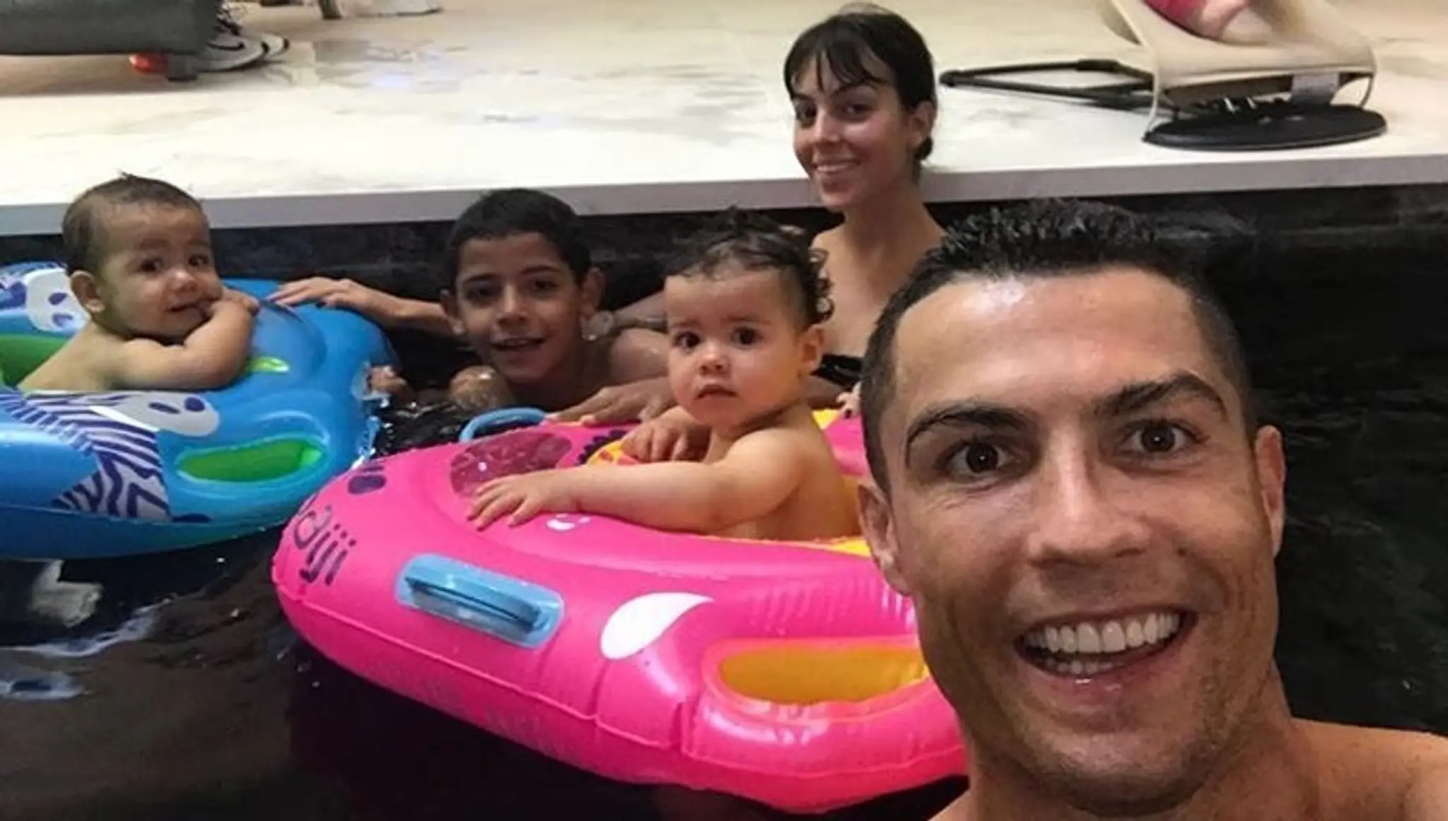 Cristiano Ronaldo s rodinou