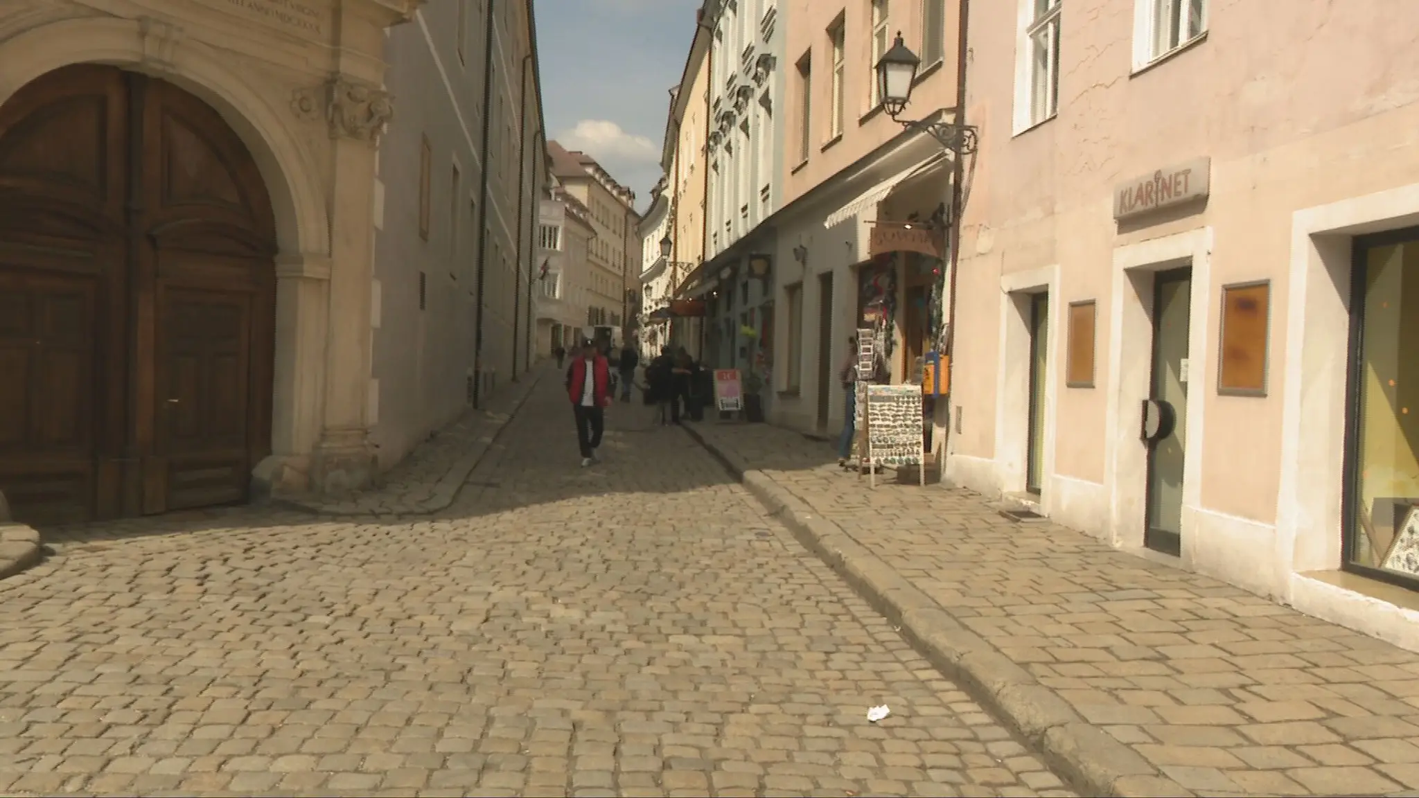 Klariská ulica v Bratislave čelí pravidelným nájazdom zlodejov.