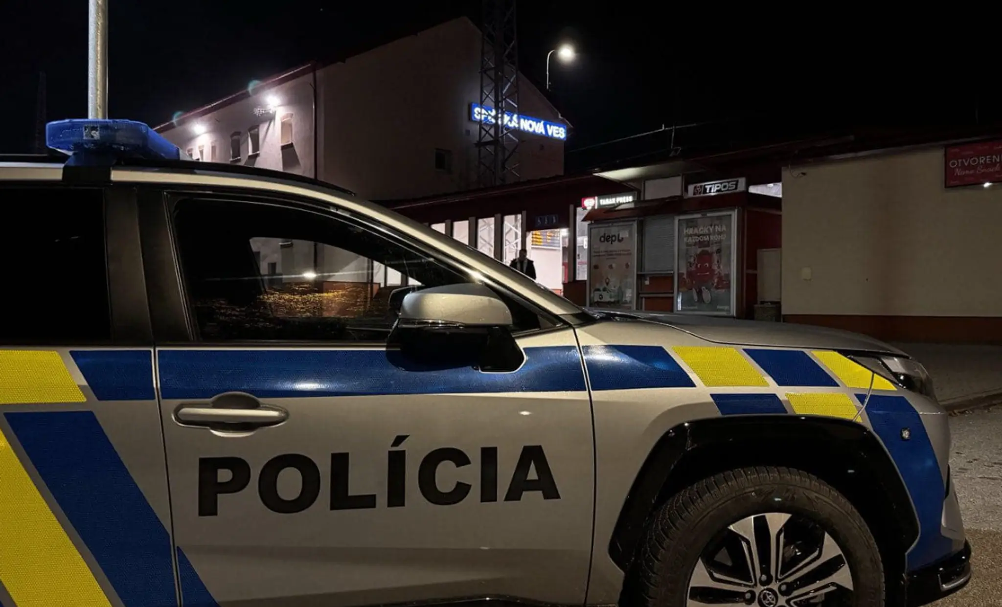 Polícia na mieste po útoku nožom v rýchliku na Spiši.